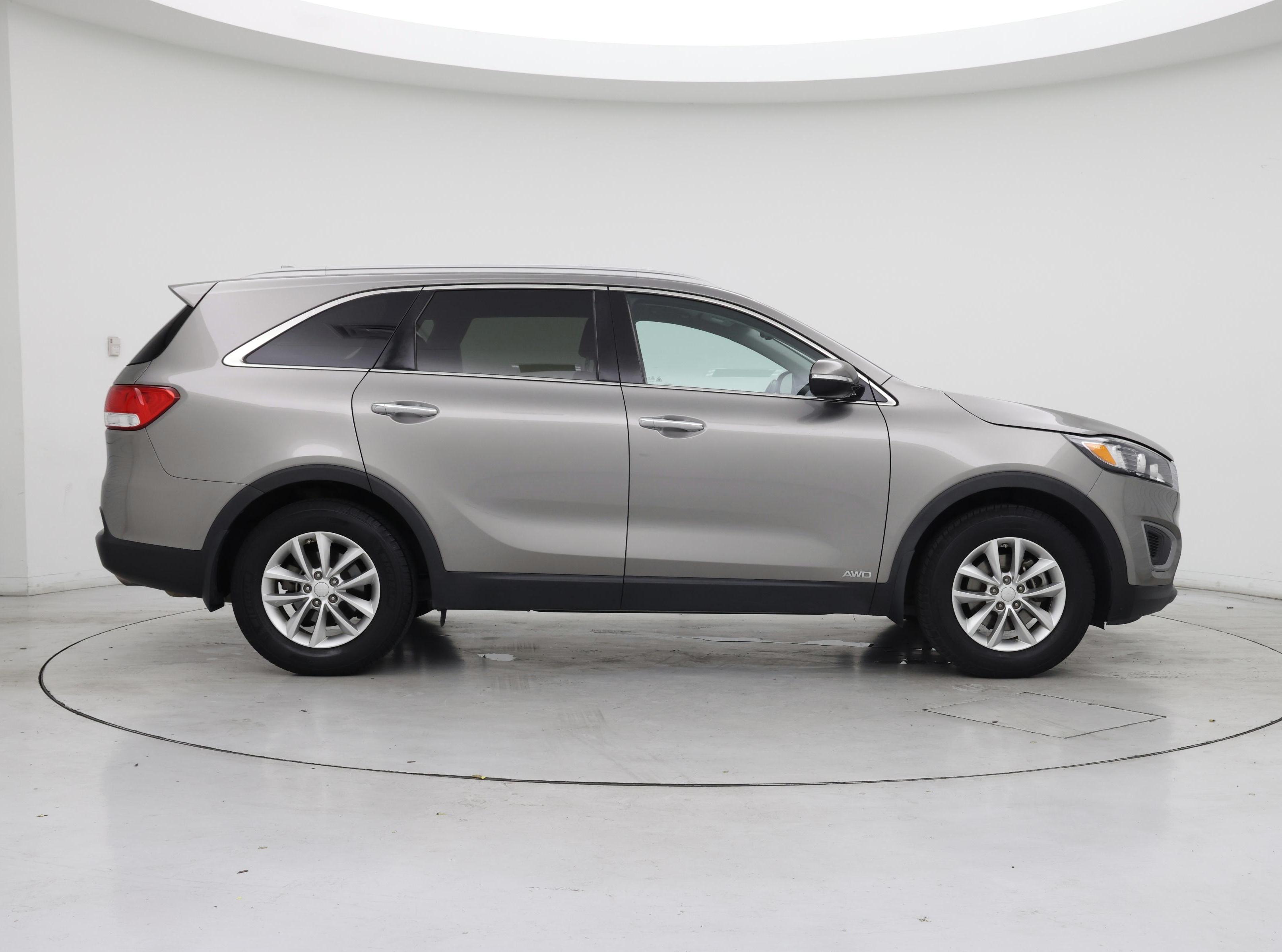 Thumbnail: 2018 Kia Sorento - 7