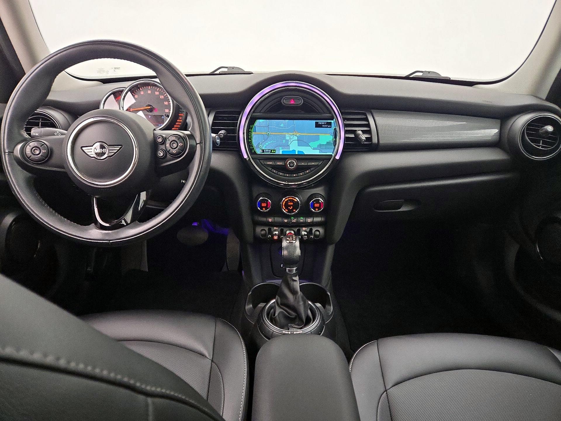 Thumbnail: 2016 MINI Cooper Hardtop - 9