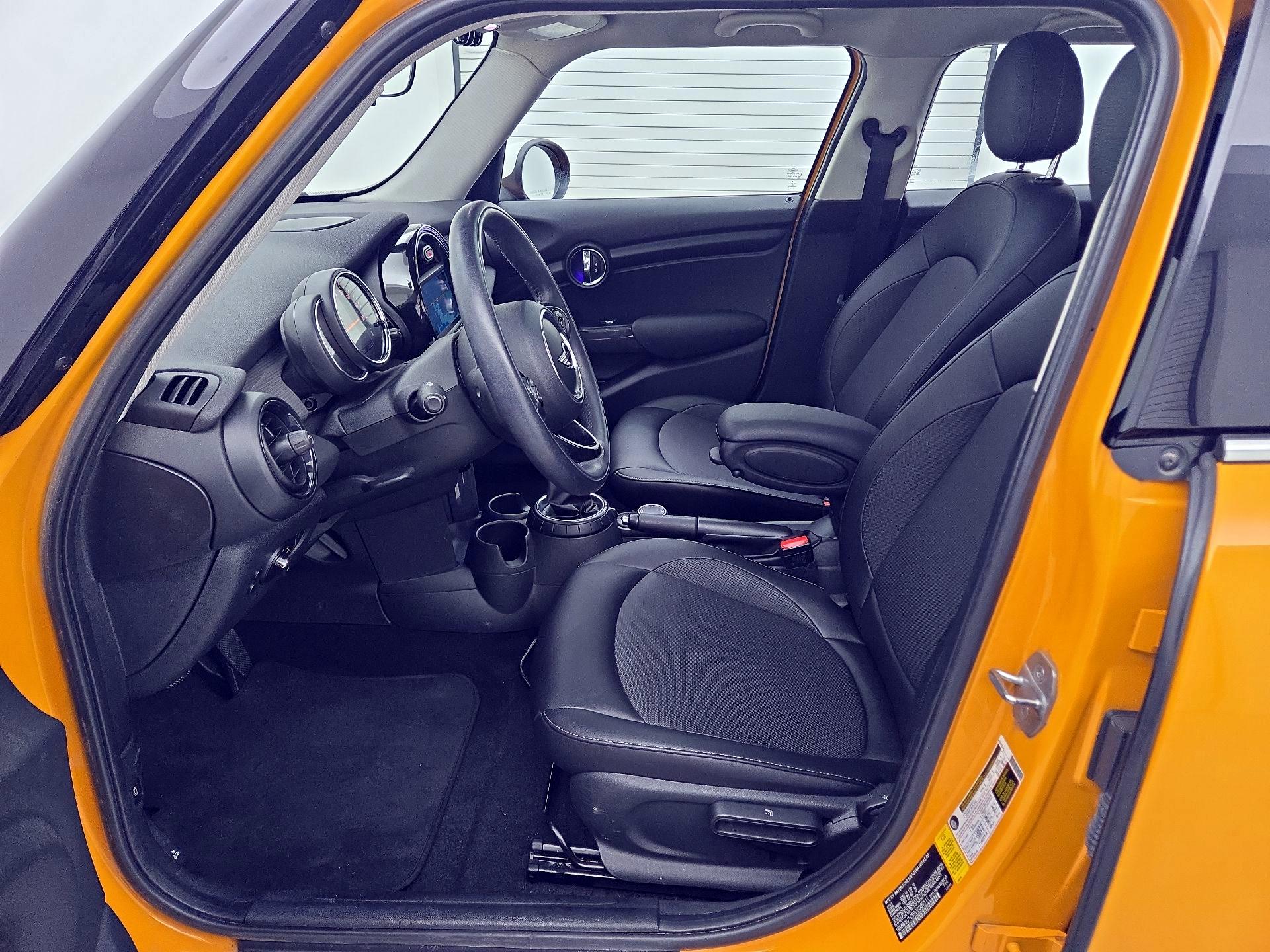 Thumbnail: 2016 MINI Cooper Hardtop - 11