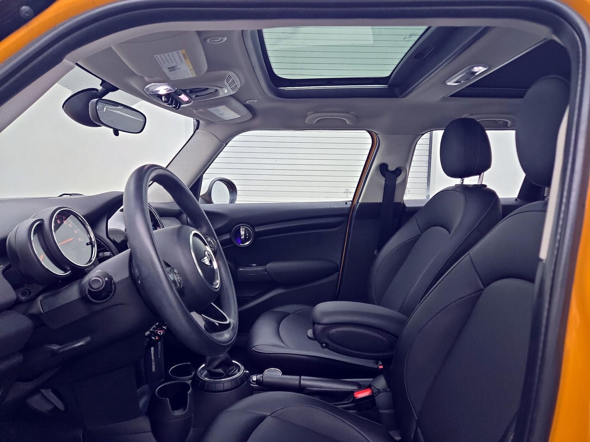 Thumbnail: 2016 MINI Cooper Hardtop - 20
