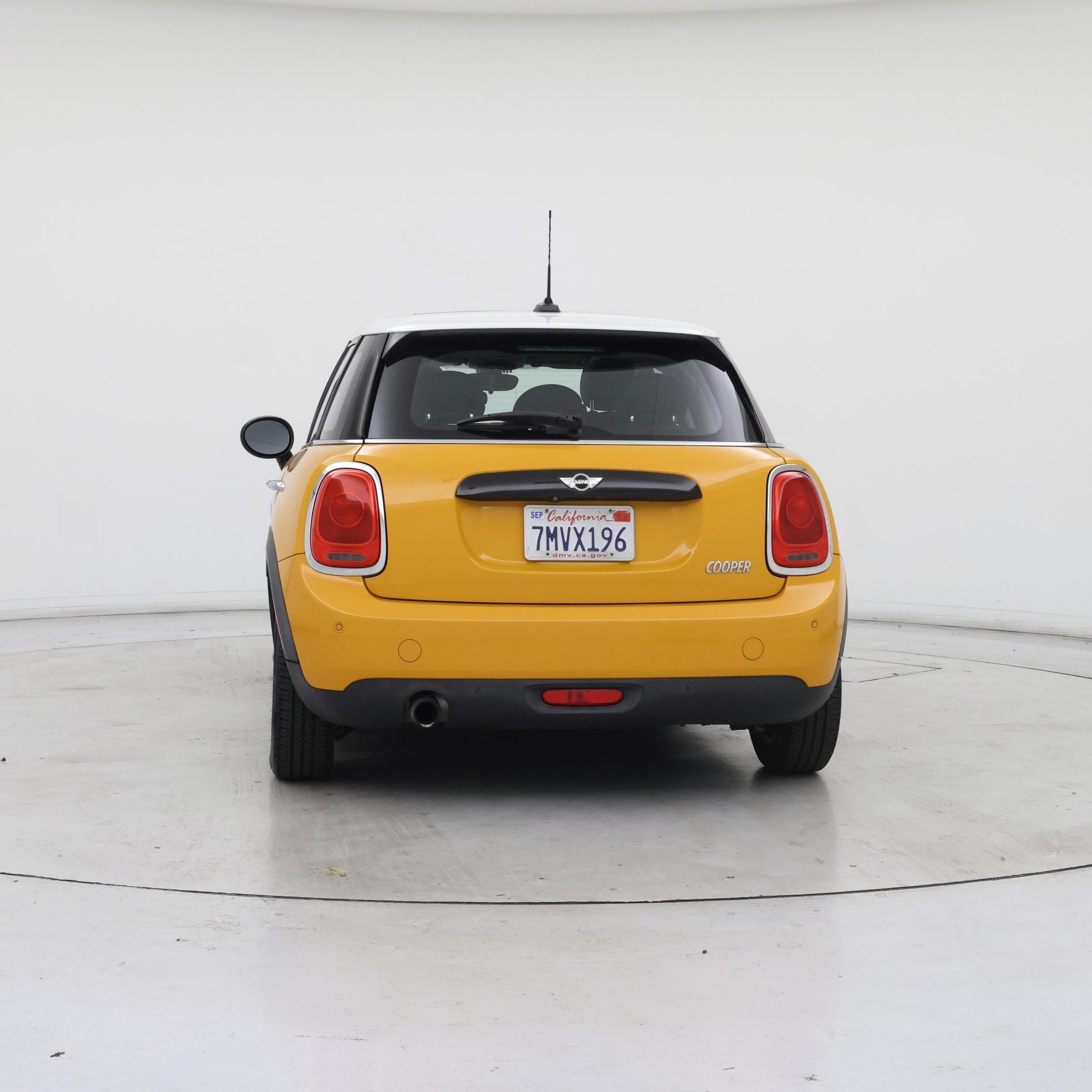 Thumbnail: 2016 MINI Cooper Hardtop - 6