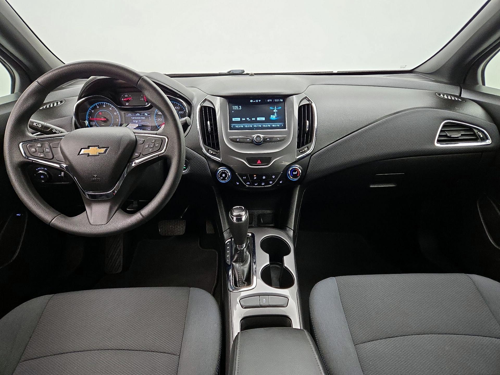 Thumbnail: 2018 Chevrolet Cruze - 9