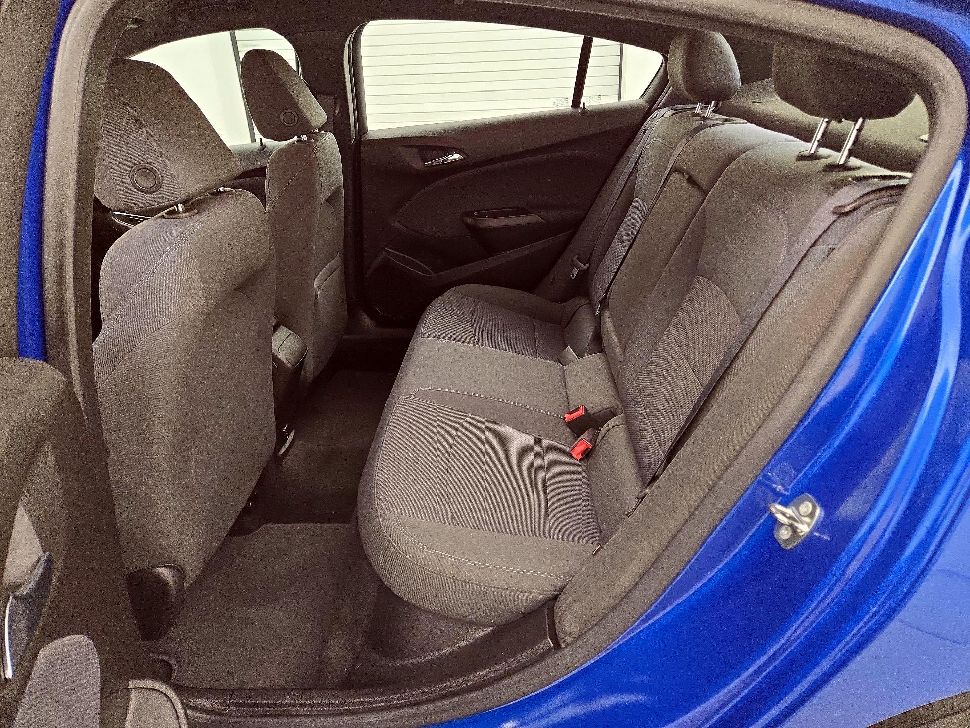 Thumbnail: 2018 Chevrolet Cruze - 18