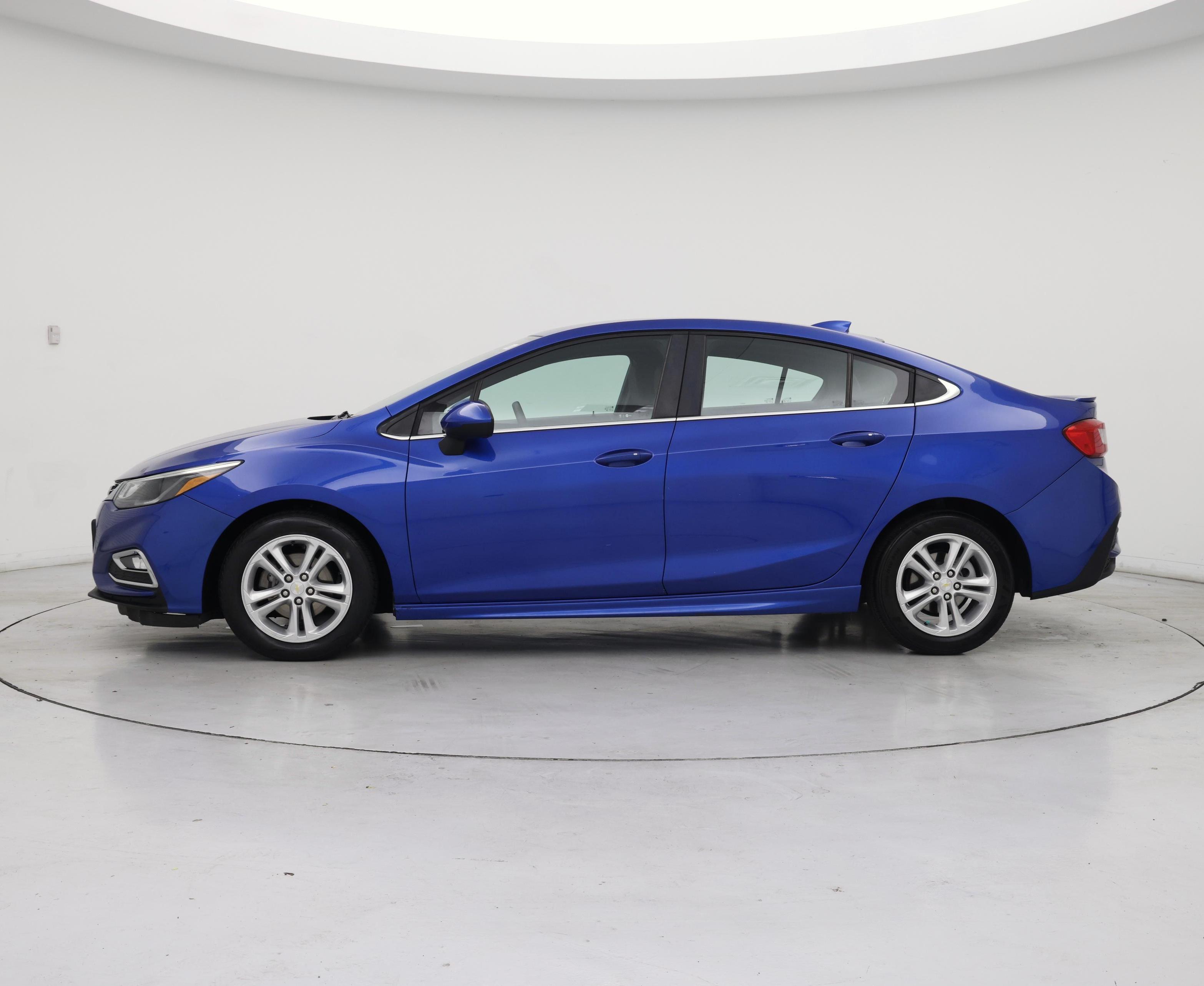 Thumbnail: 2018 Chevrolet Cruze - 3