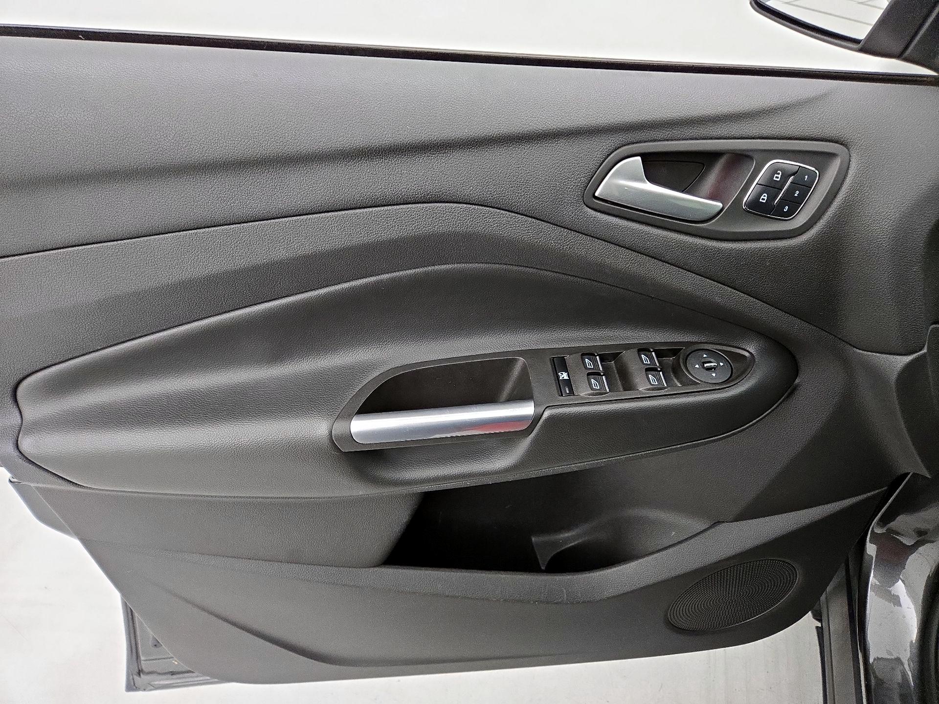 Thumbnail: 2015 Ford Escape - 12