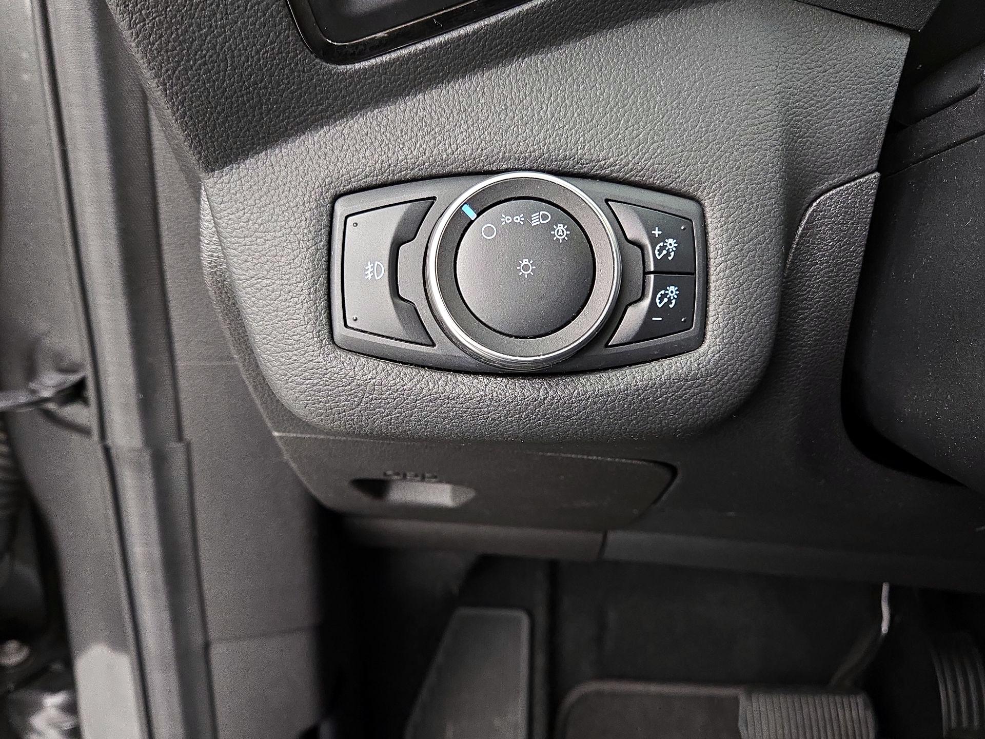 Thumbnail: 2015 Ford Escape - 13