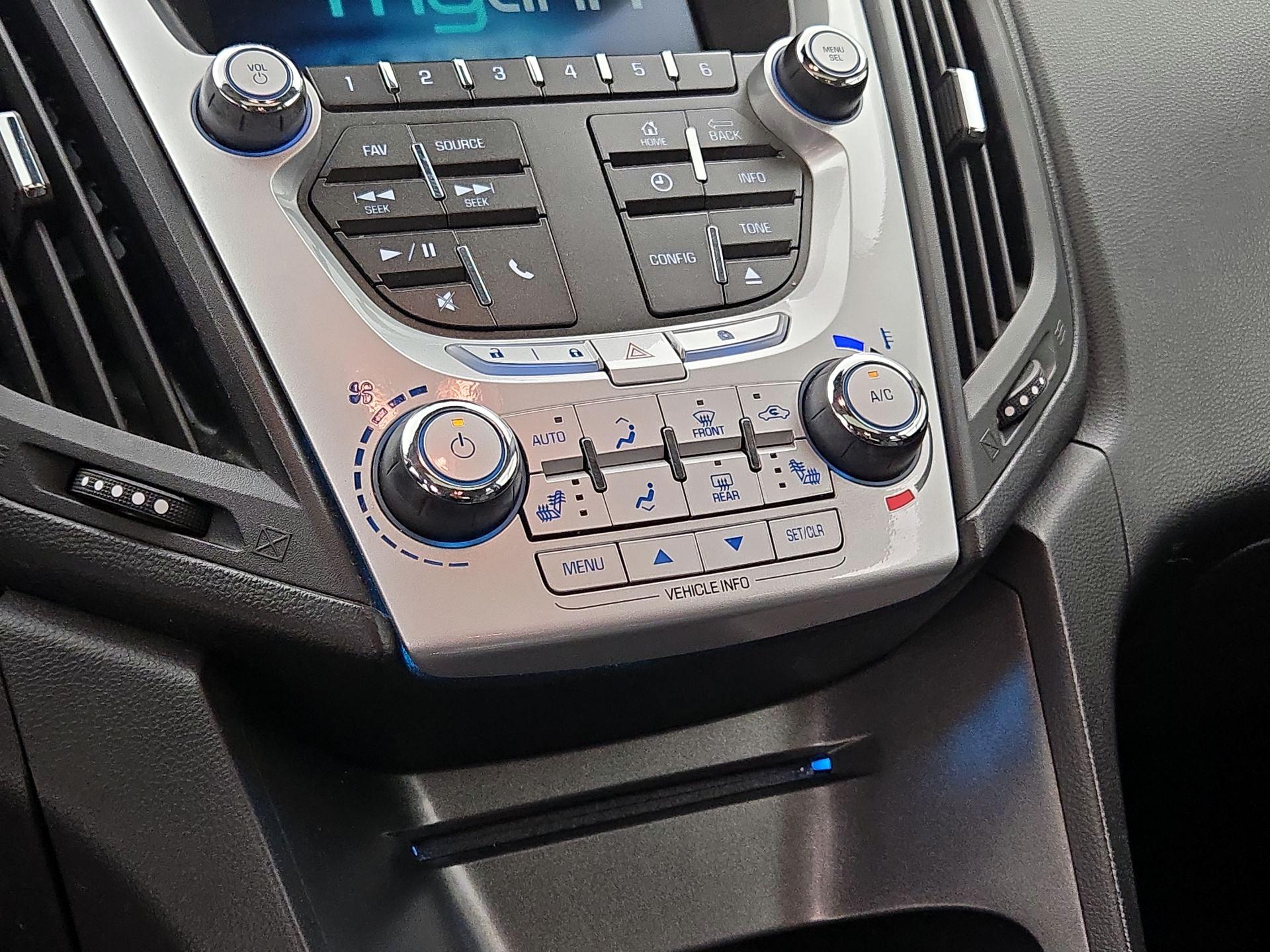 Thumbnail: 2014 Chevrolet Equinox - 15