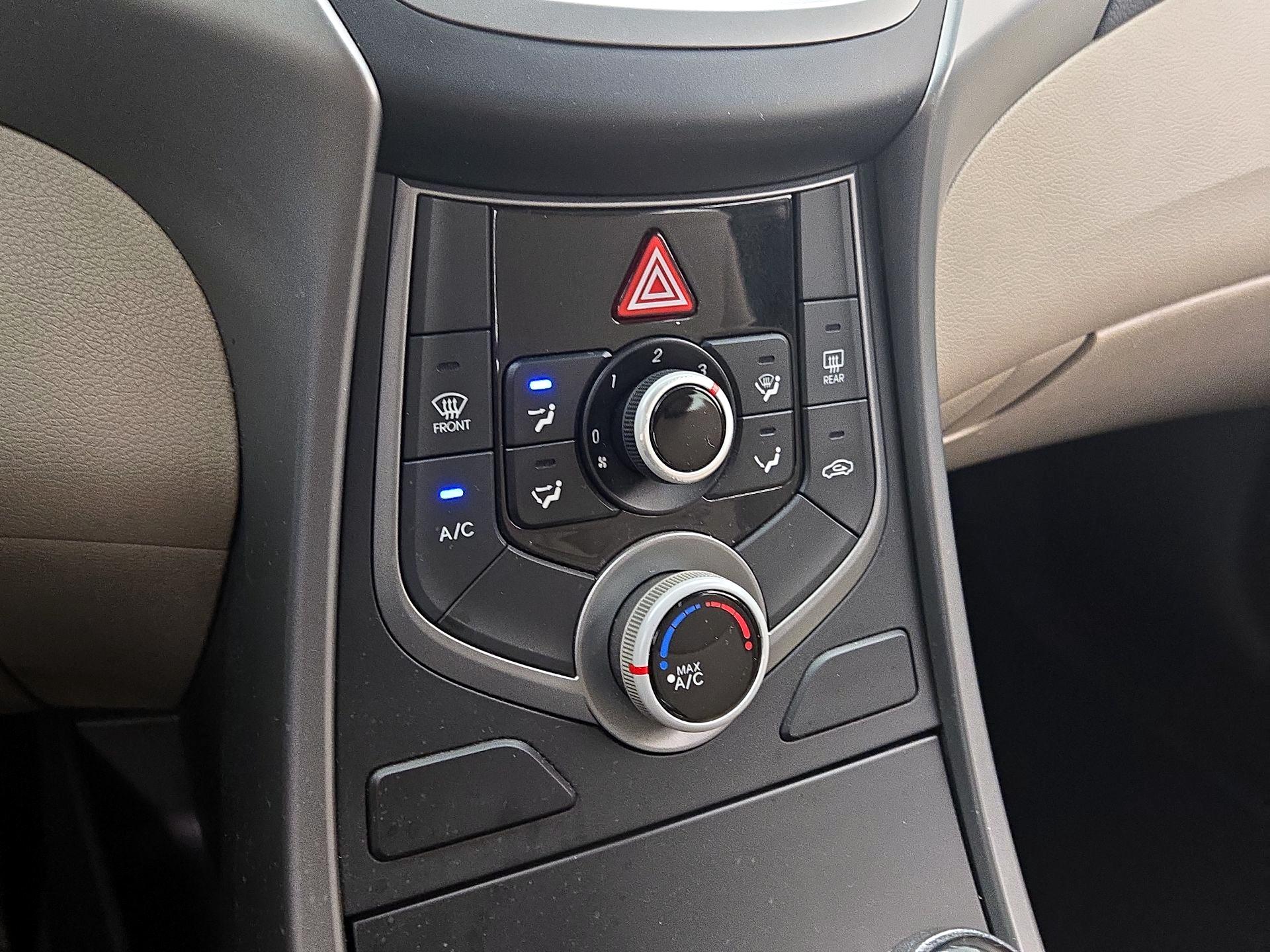 Thumbnail: 2015 Hyundai Elantra - 16