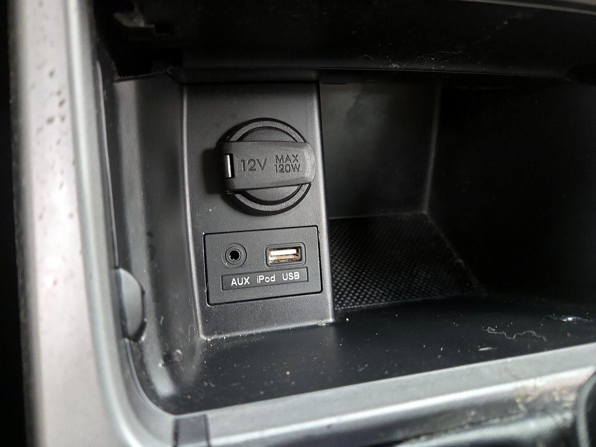 Thumbnail: 2015 Hyundai Elantra - 18