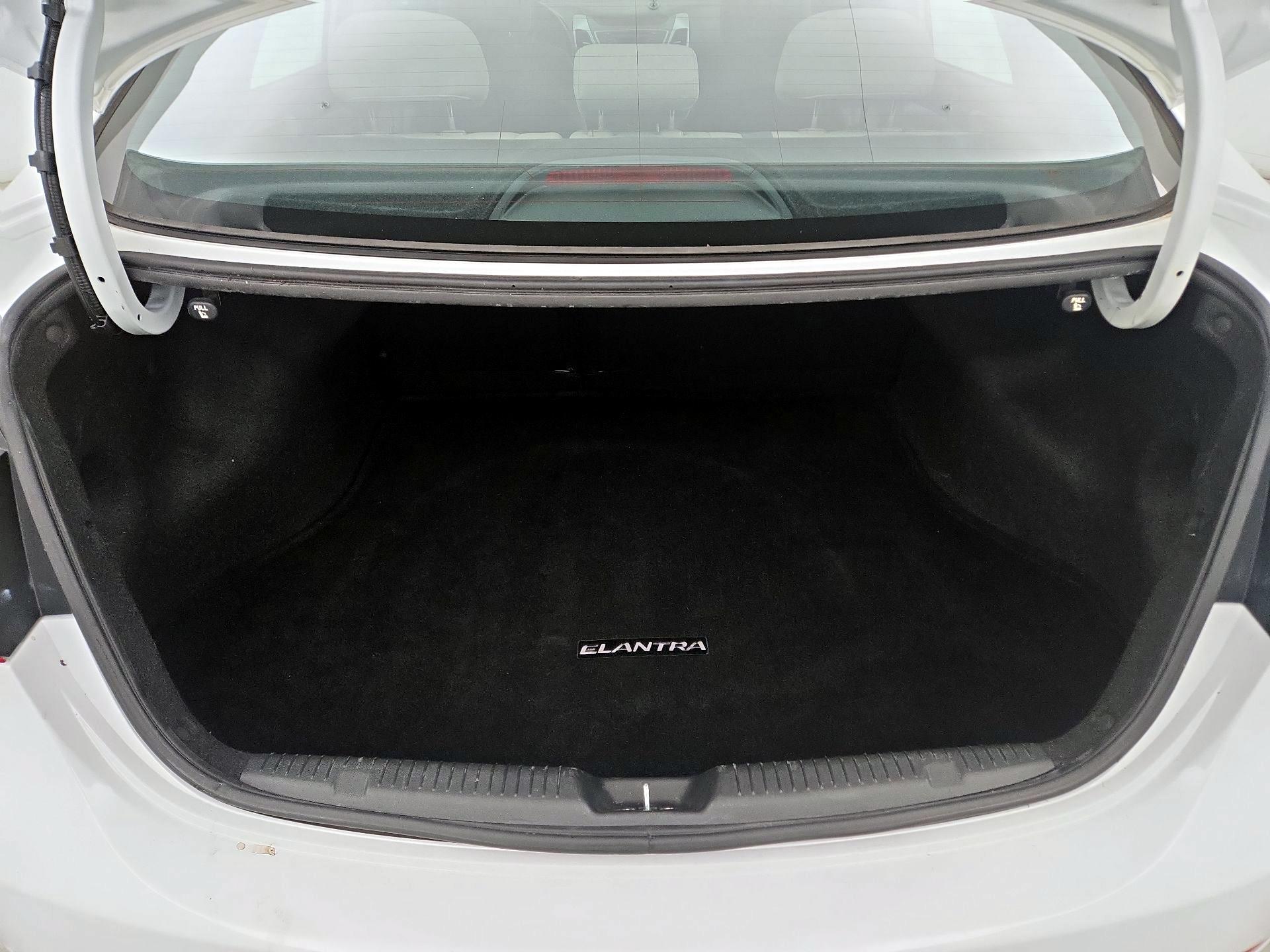 Thumbnail: 2015 Hyundai Elantra - 20