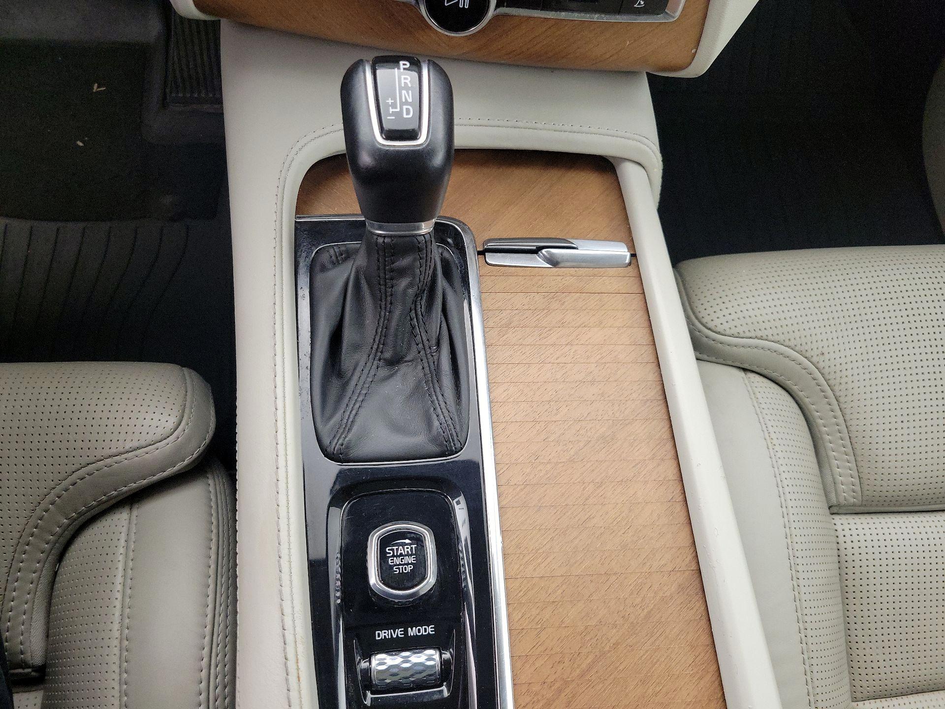 Thumbnail: 2019 Volvo XC90 - 18