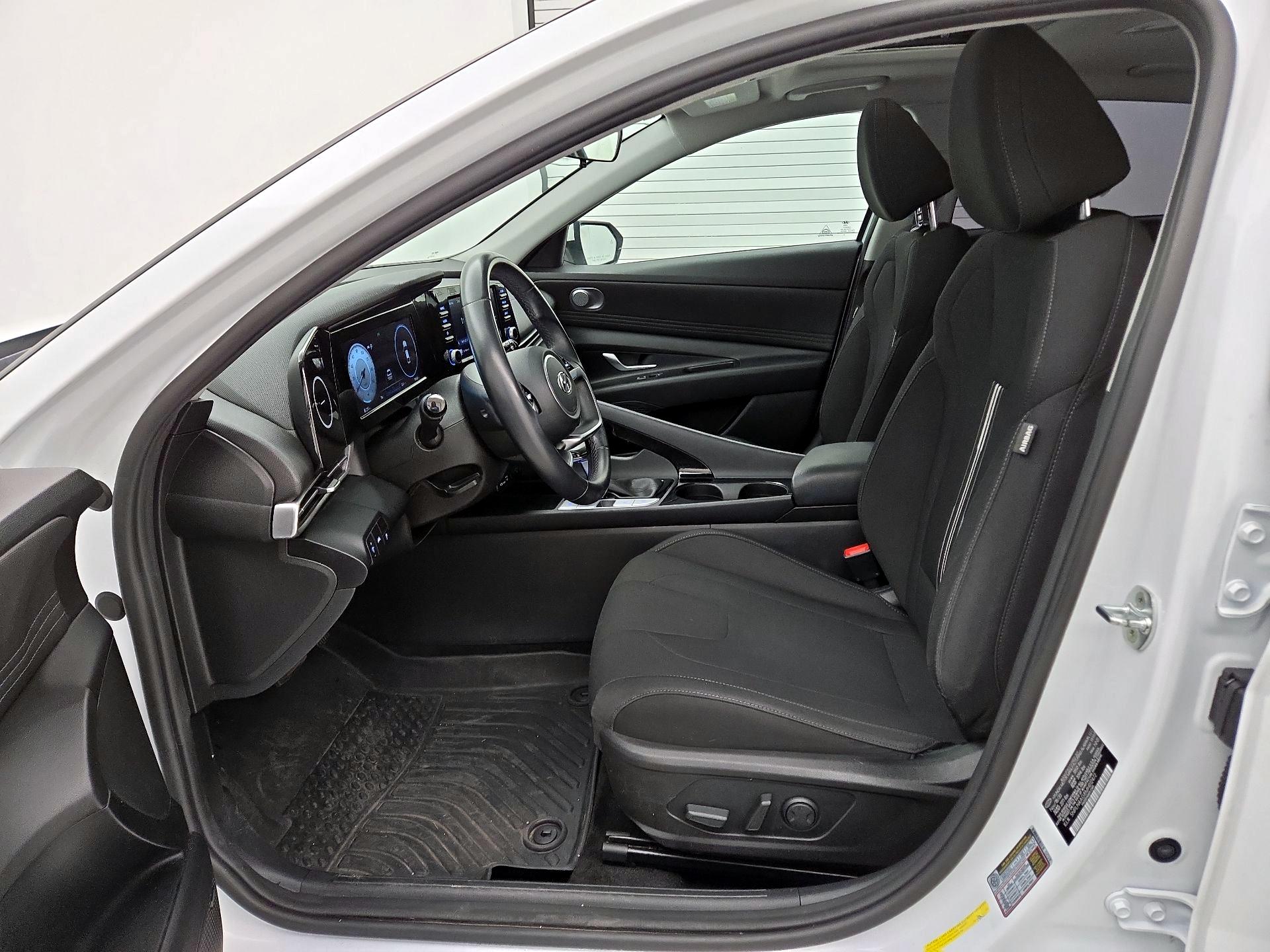 Thumbnail: 2021 Hyundai Elantra - 11