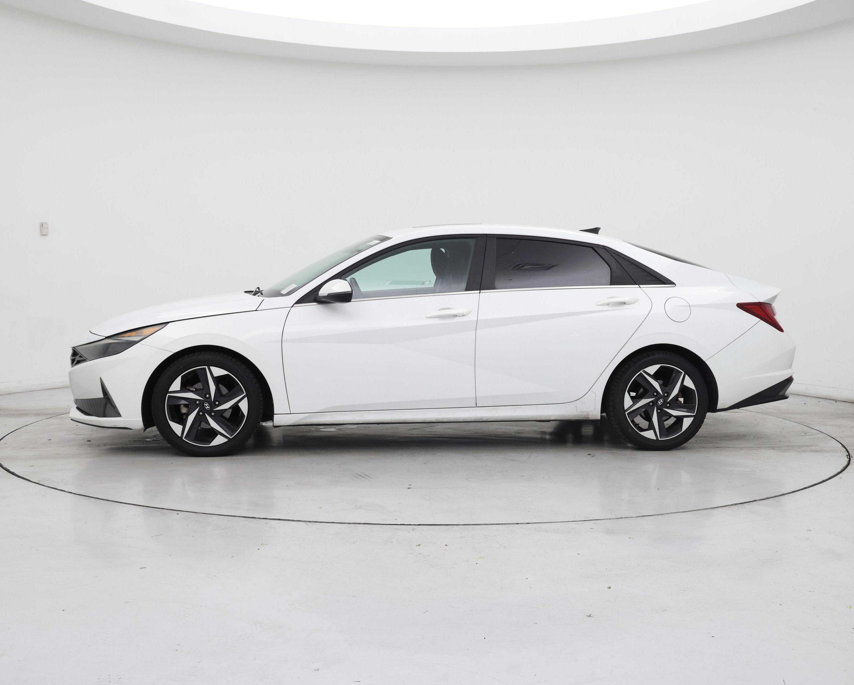 Thumbnail: 2021 Hyundai Elantra - 3