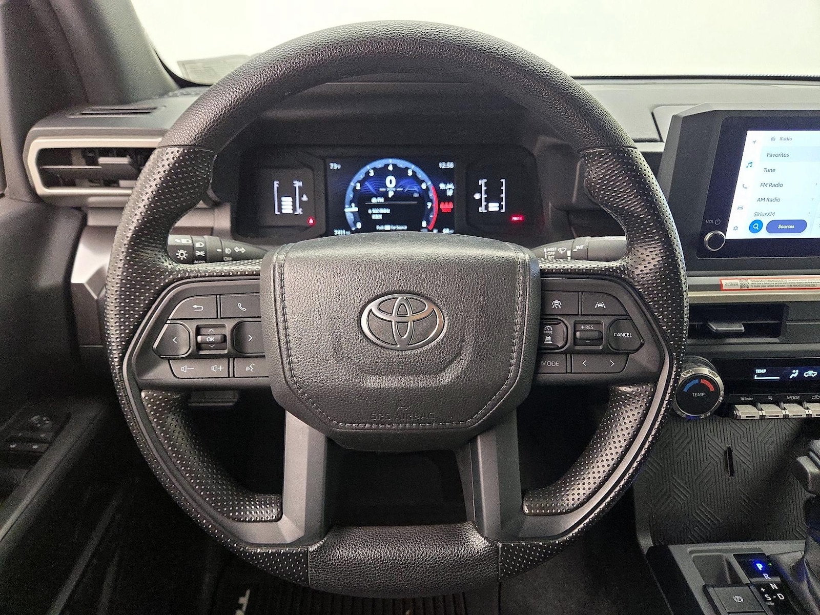 2025 Toyota Tacoma SR5 - Photo 11