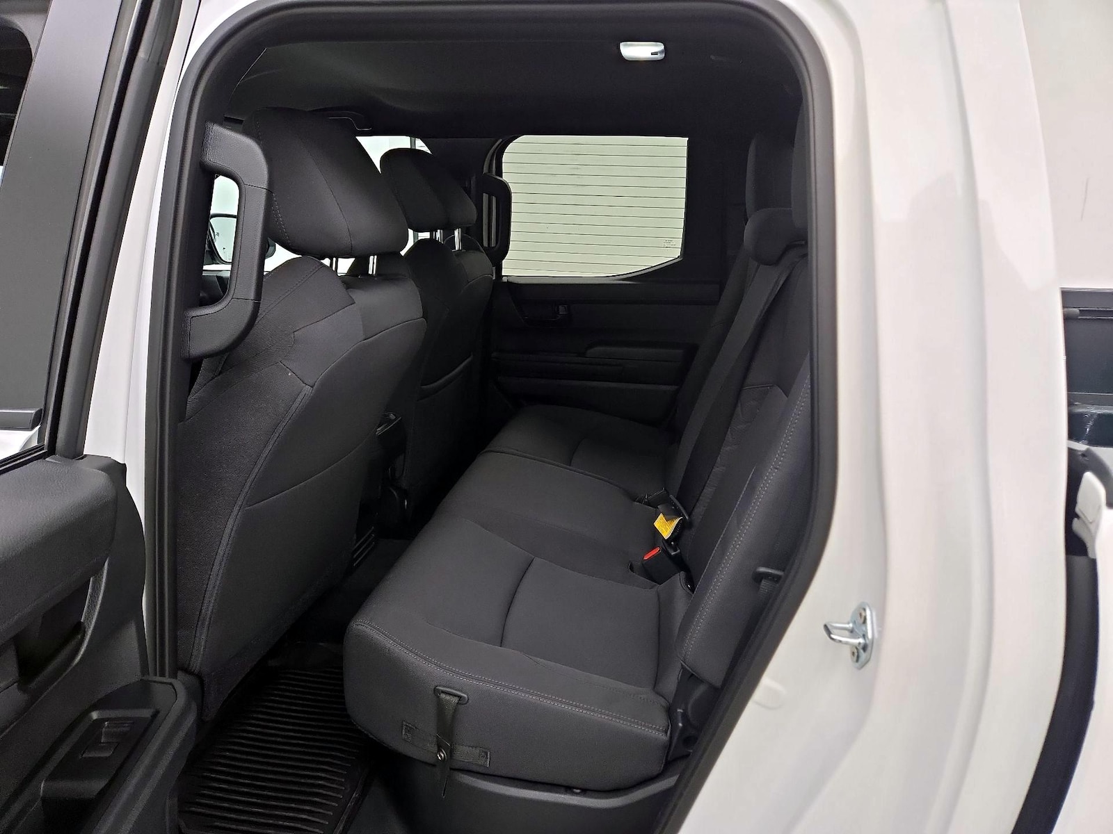 2025 Toyota Tacoma SR5 - Photo 20