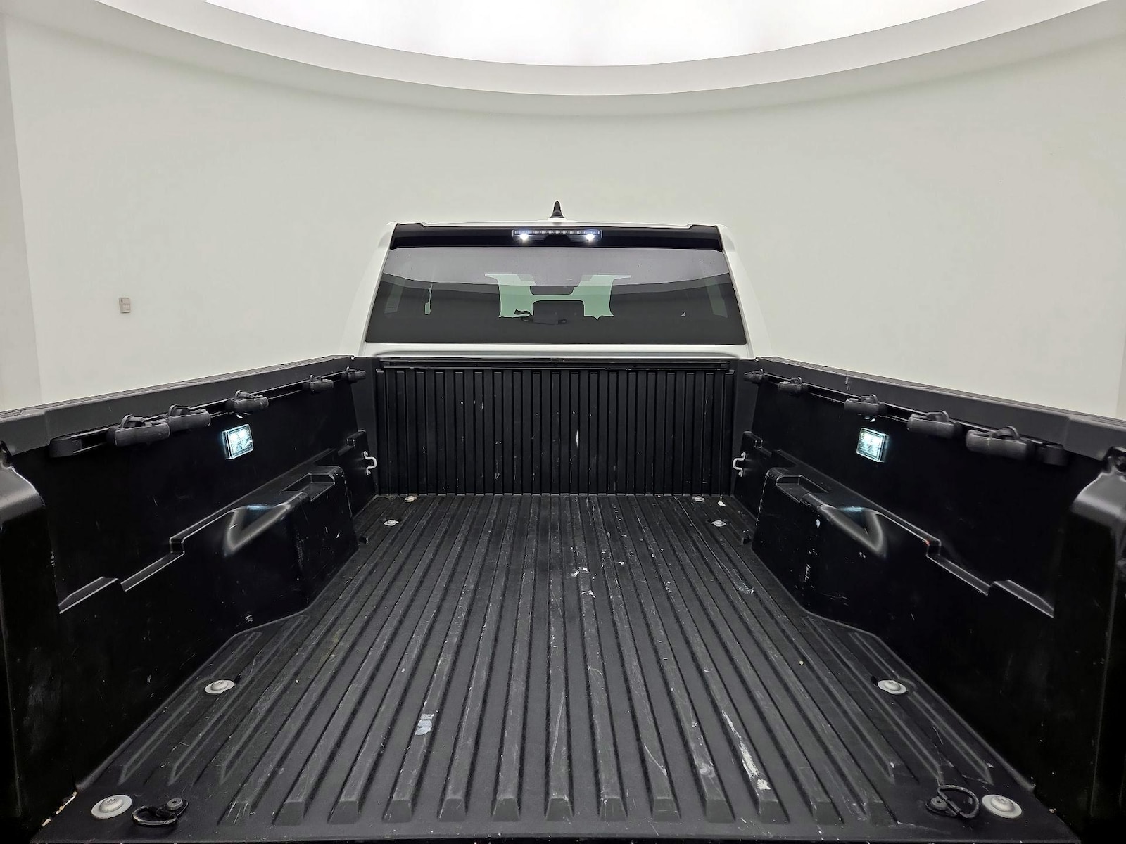 2025 Toyota Tacoma SR5 - Photo 21