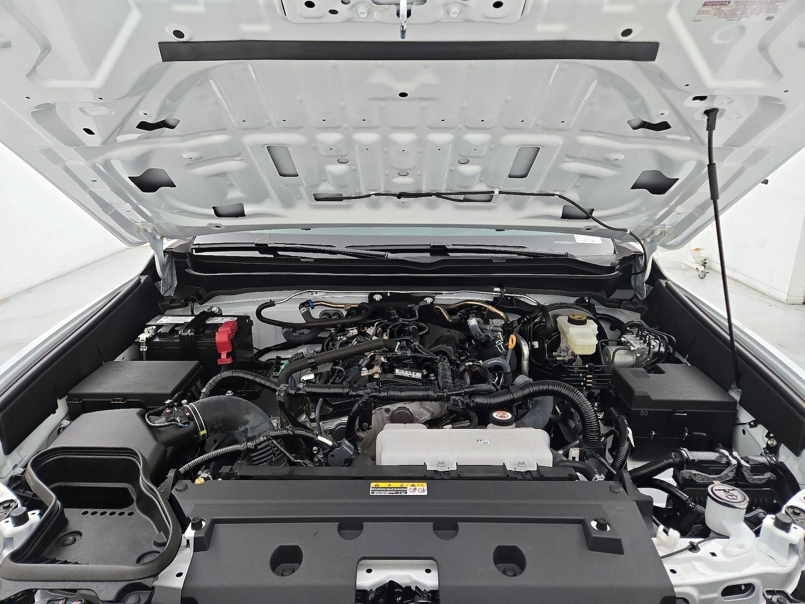 2025 Toyota Tacoma SR5 - Photo 22