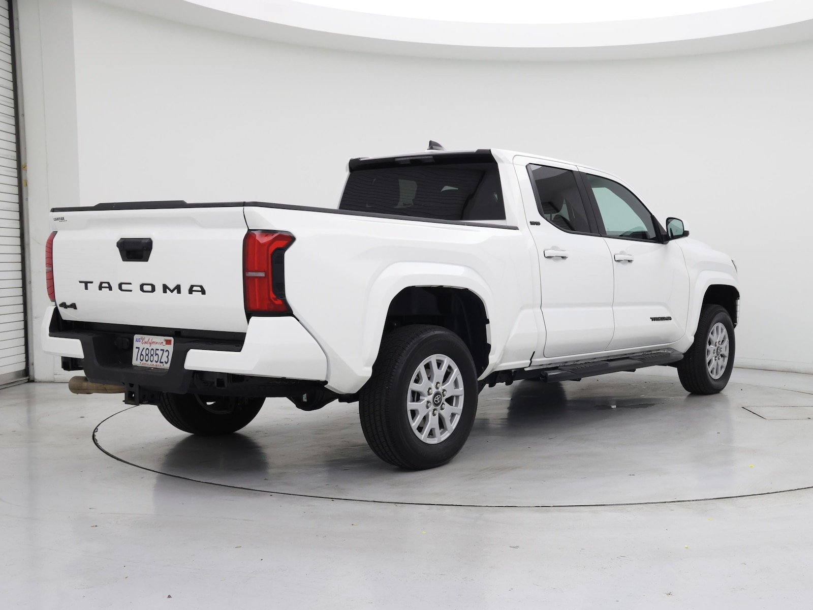 2025 Toyota Tacoma SR5 - Photo 9