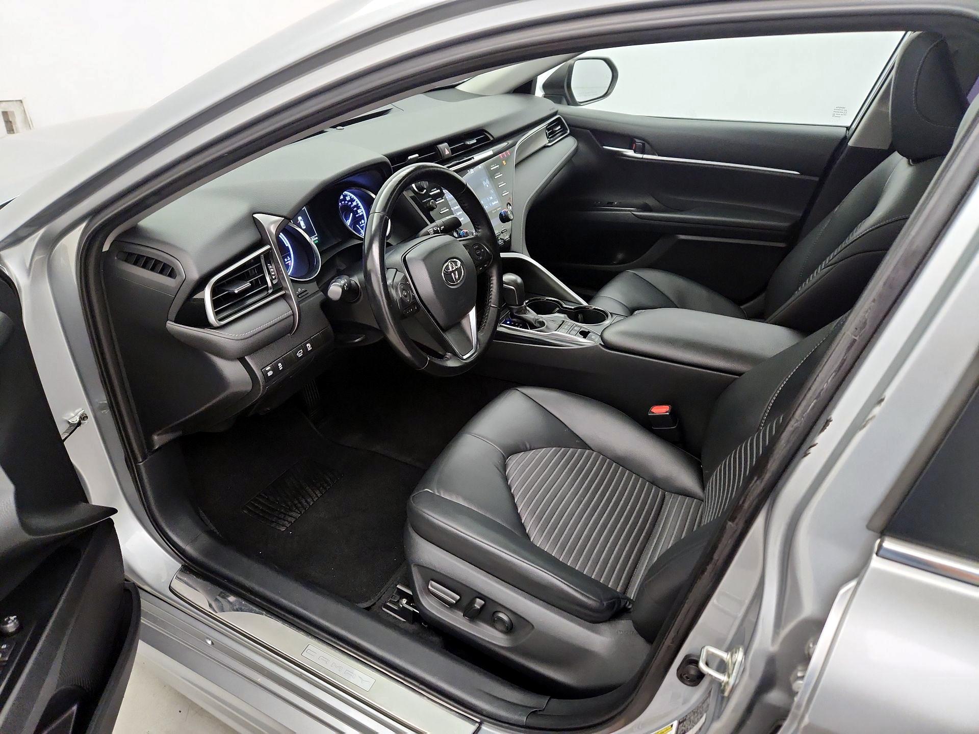 Thumbnail: 2019 Toyota Camry - 11