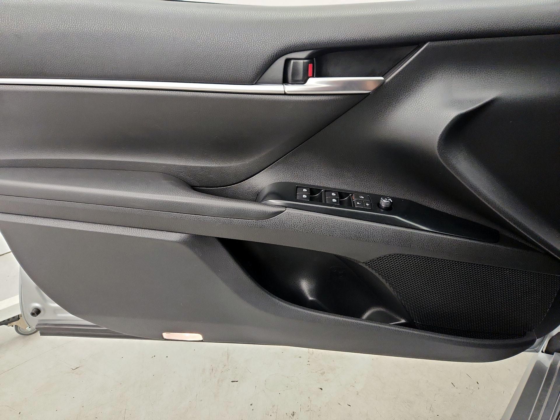 Thumbnail: 2019 Toyota Camry - 12