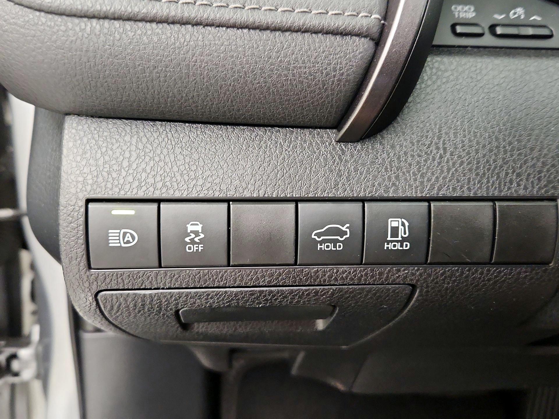 Thumbnail: 2019 Toyota Camry - 13