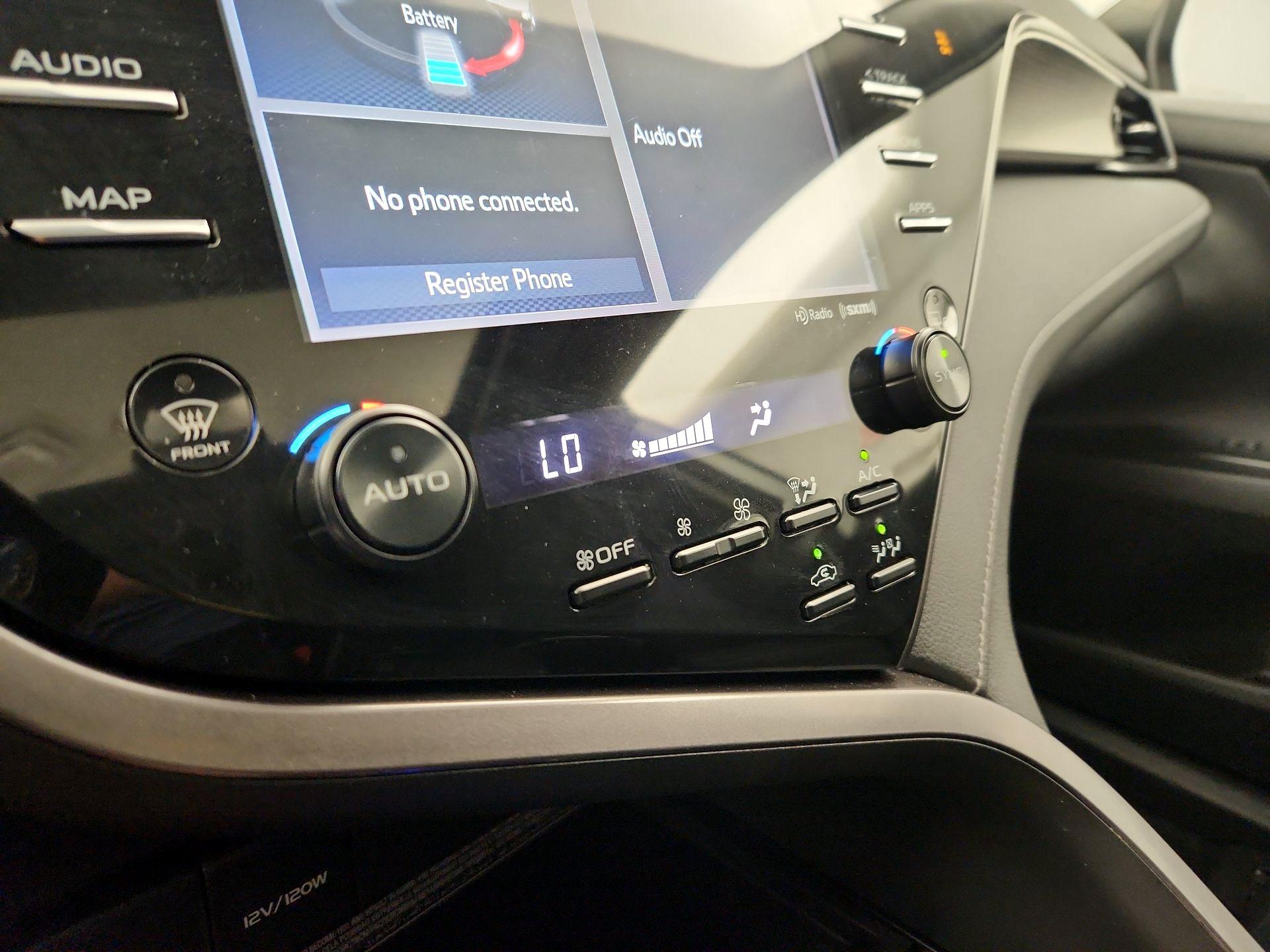 Thumbnail: 2019 Toyota Camry - 16