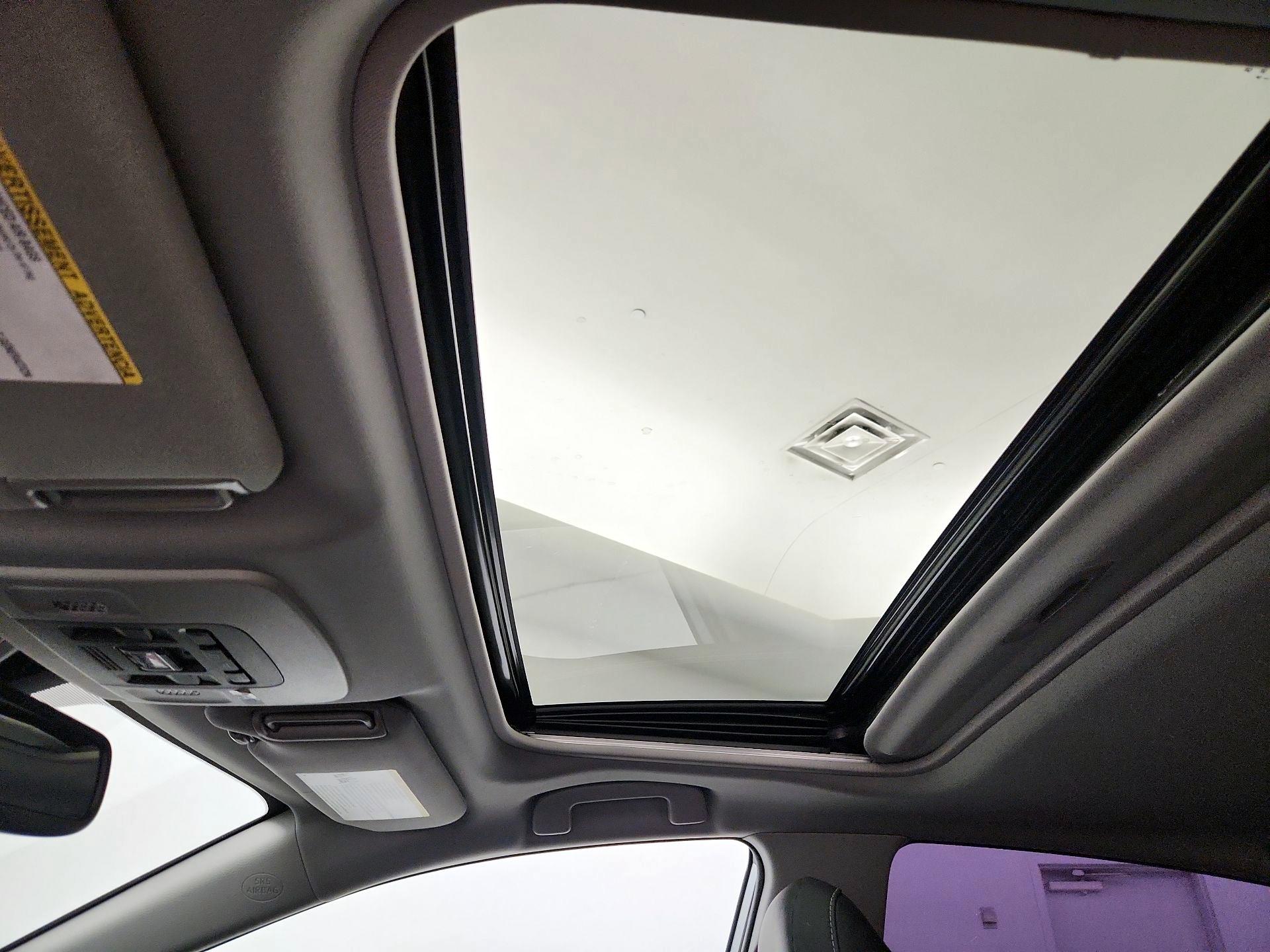 Thumbnail: 2019 Toyota Camry - 19
