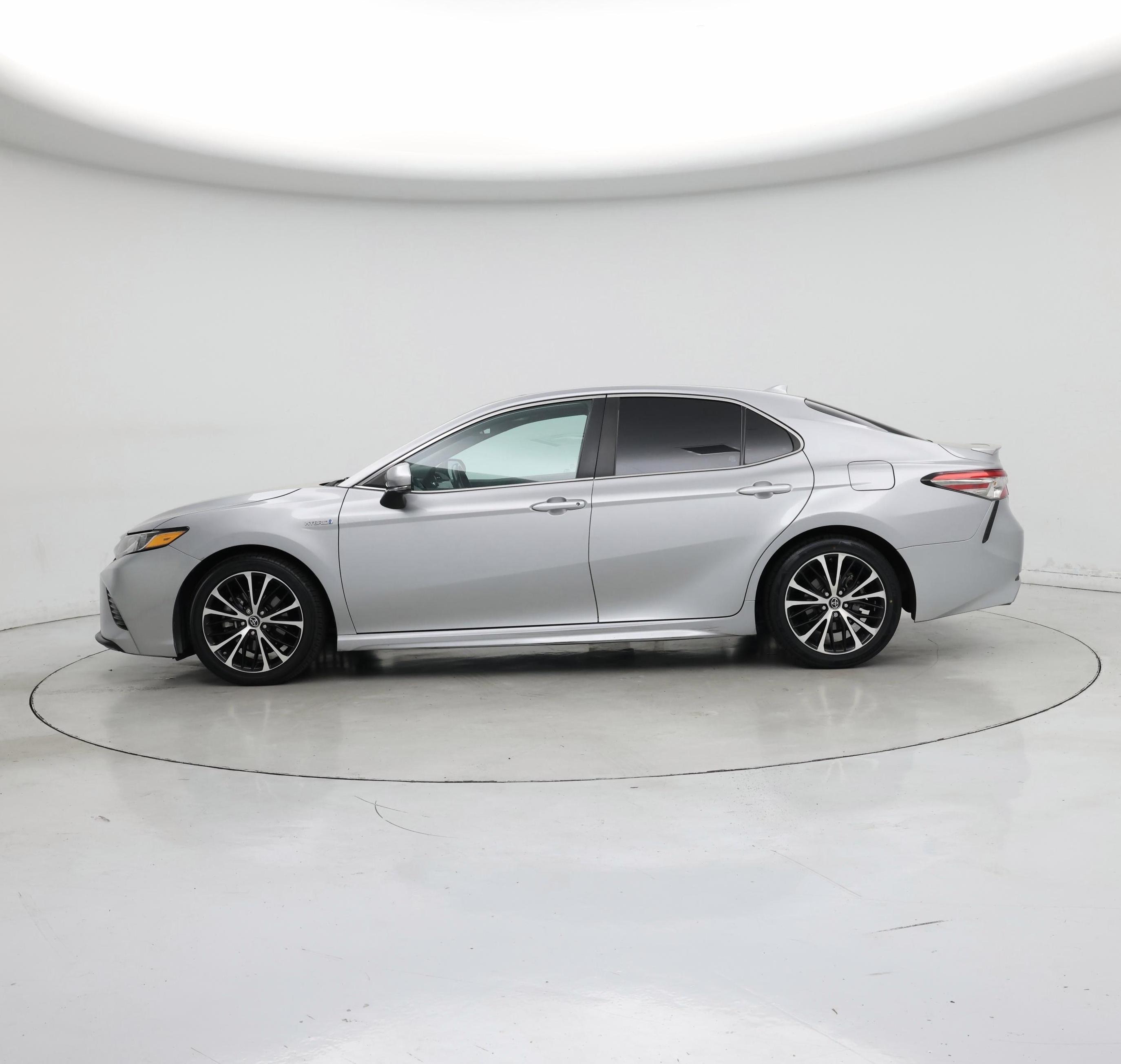 Thumbnail: 2019 Toyota Camry - 3