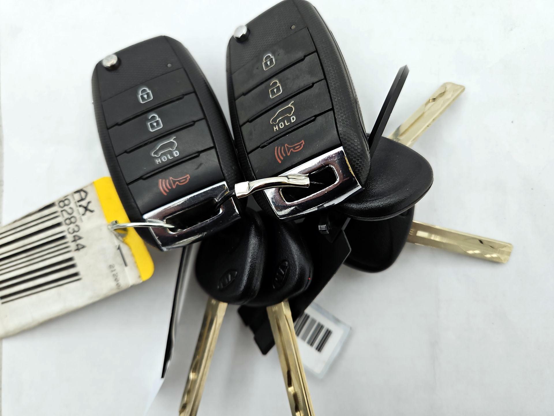 Thumbnail: 2016 Kia Soul - 18