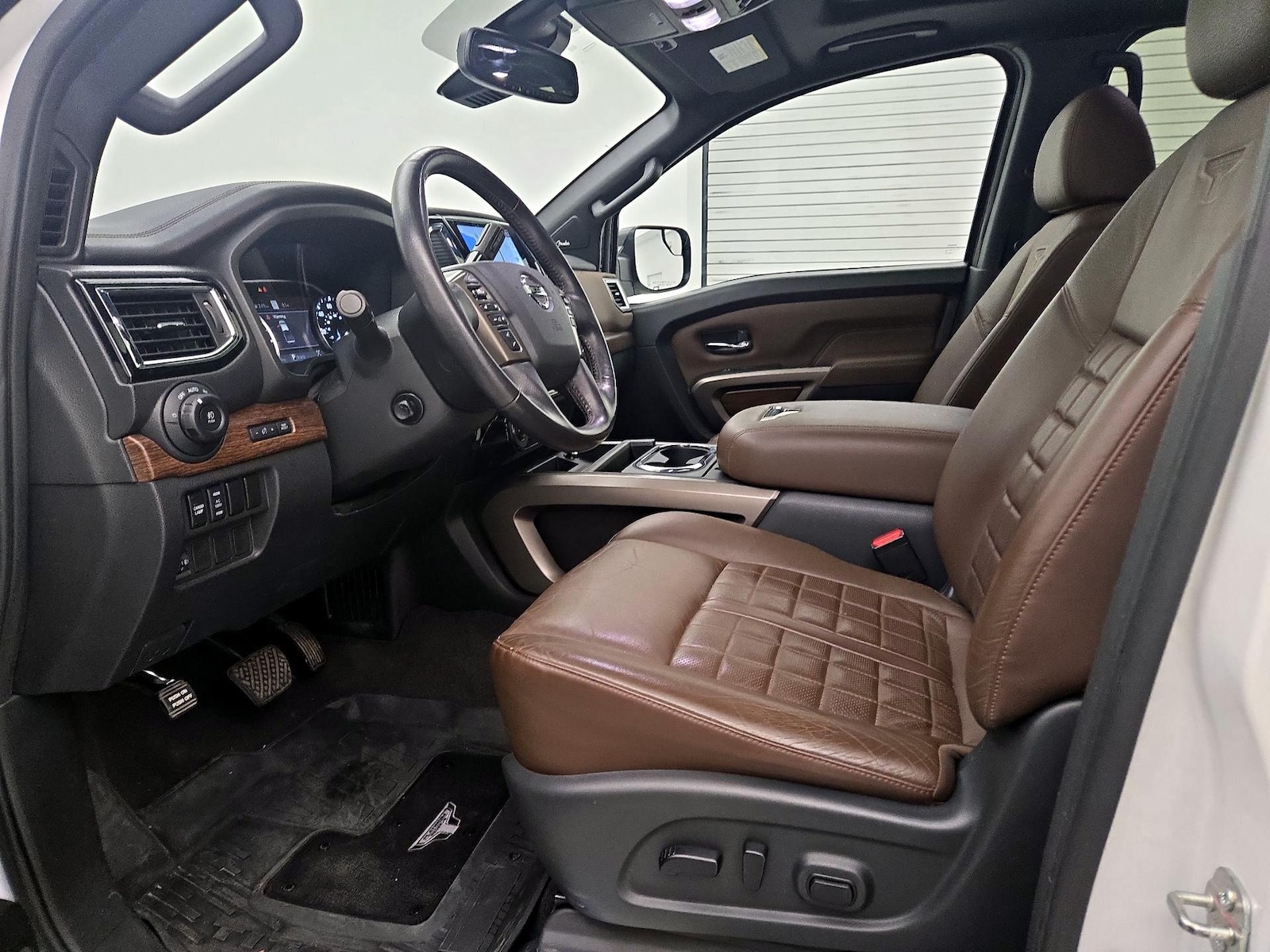 2022 Nissan Titan Platinum Reserve - Photo 12