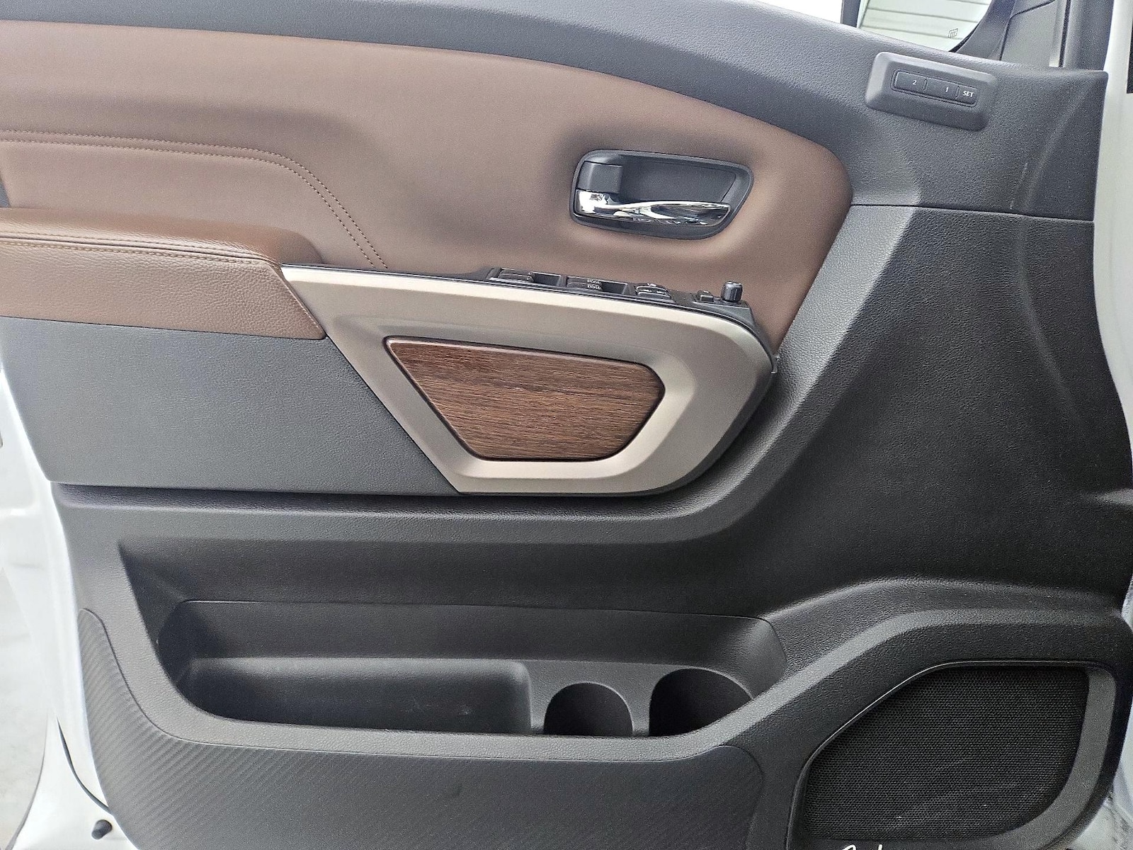 2022 Nissan Titan Platinum Reserve - Photo 13