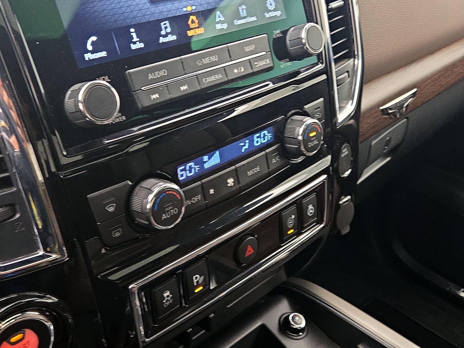 2022 Nissan Titan Platinum Reserve - Photo 18
