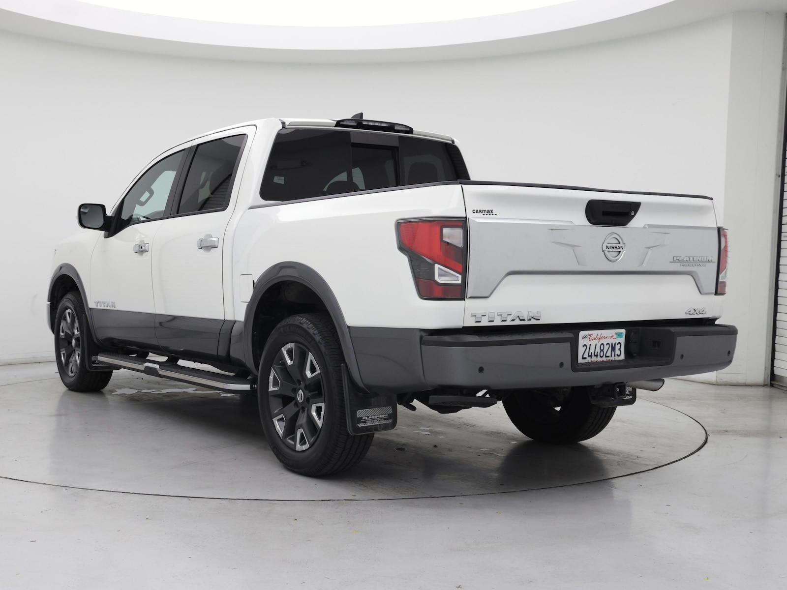 2022 Nissan Titan Platinum Reserve - Photo 3