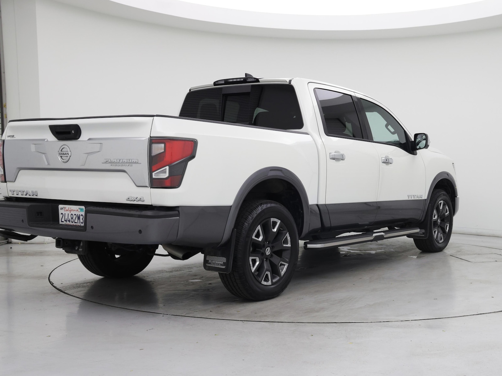 2022 Nissan Titan Platinum Reserve - Photo 9