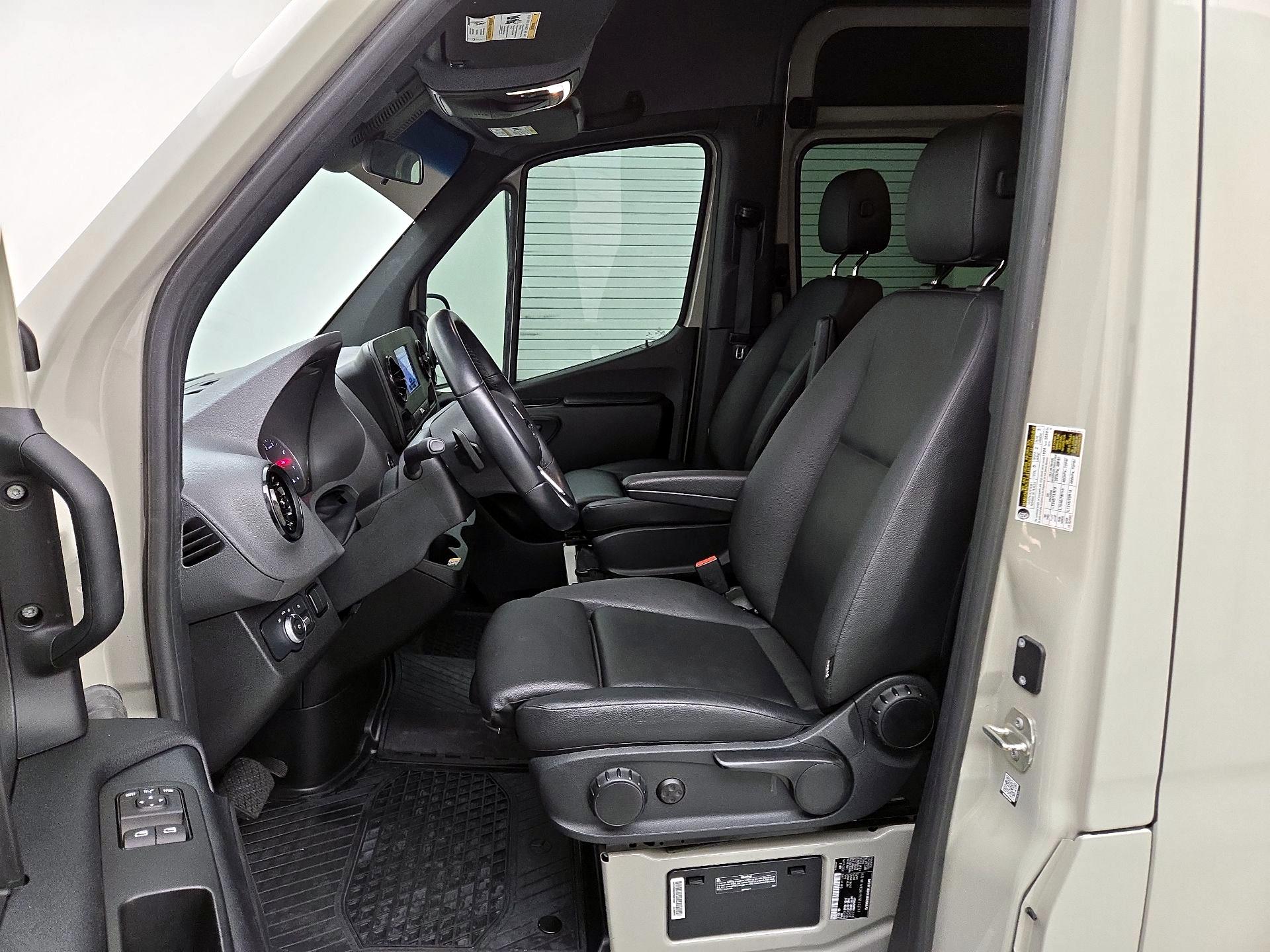 Thumbnail: 2022 Mercedes-Benz Sprinter - 11