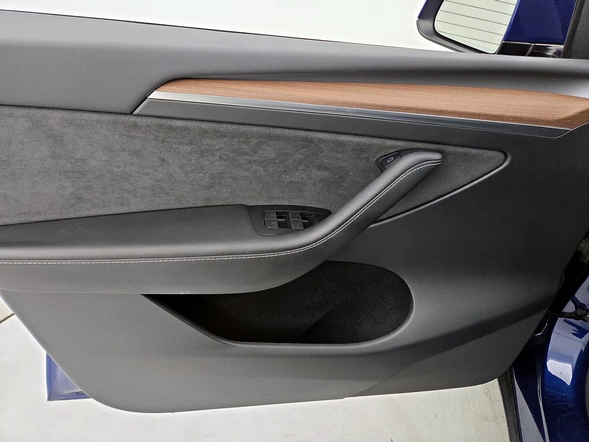 Thumbnail: 2023 Tesla Model Y - 12