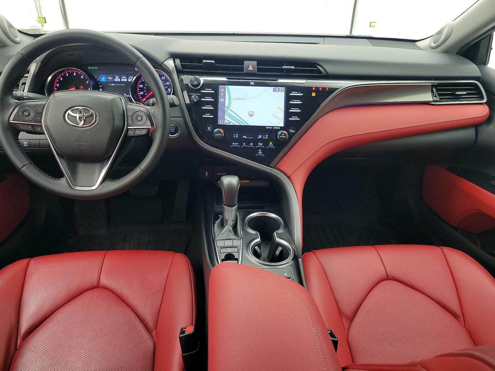 2019 Toyota Camry XSE - Photo 10