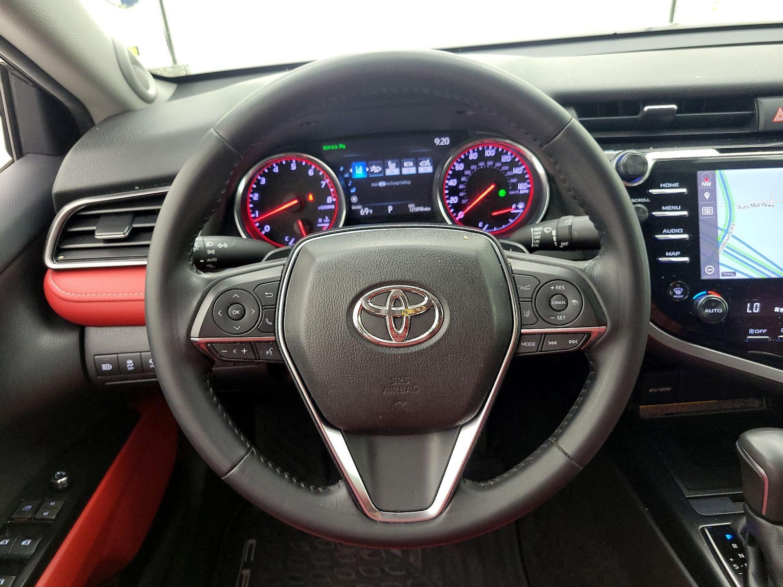 2019 Toyota Camry XSE - Photo 11