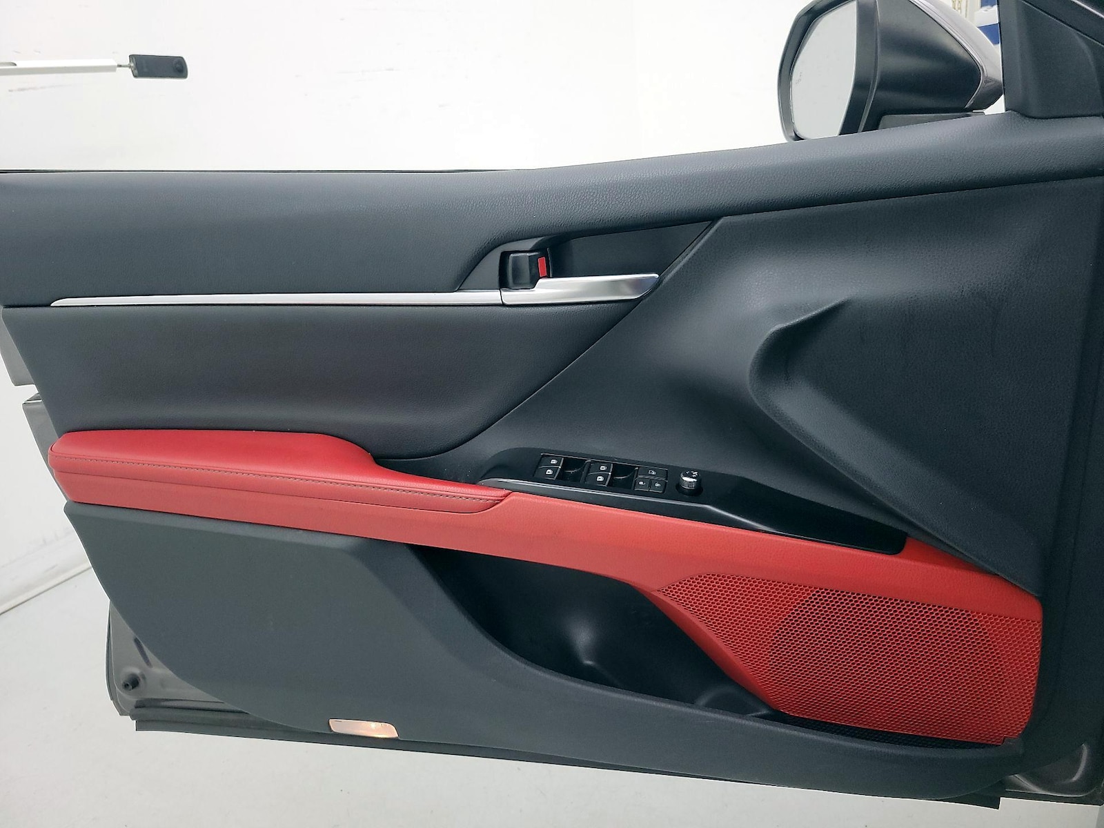 2019 Toyota Camry XSE - Photo 13