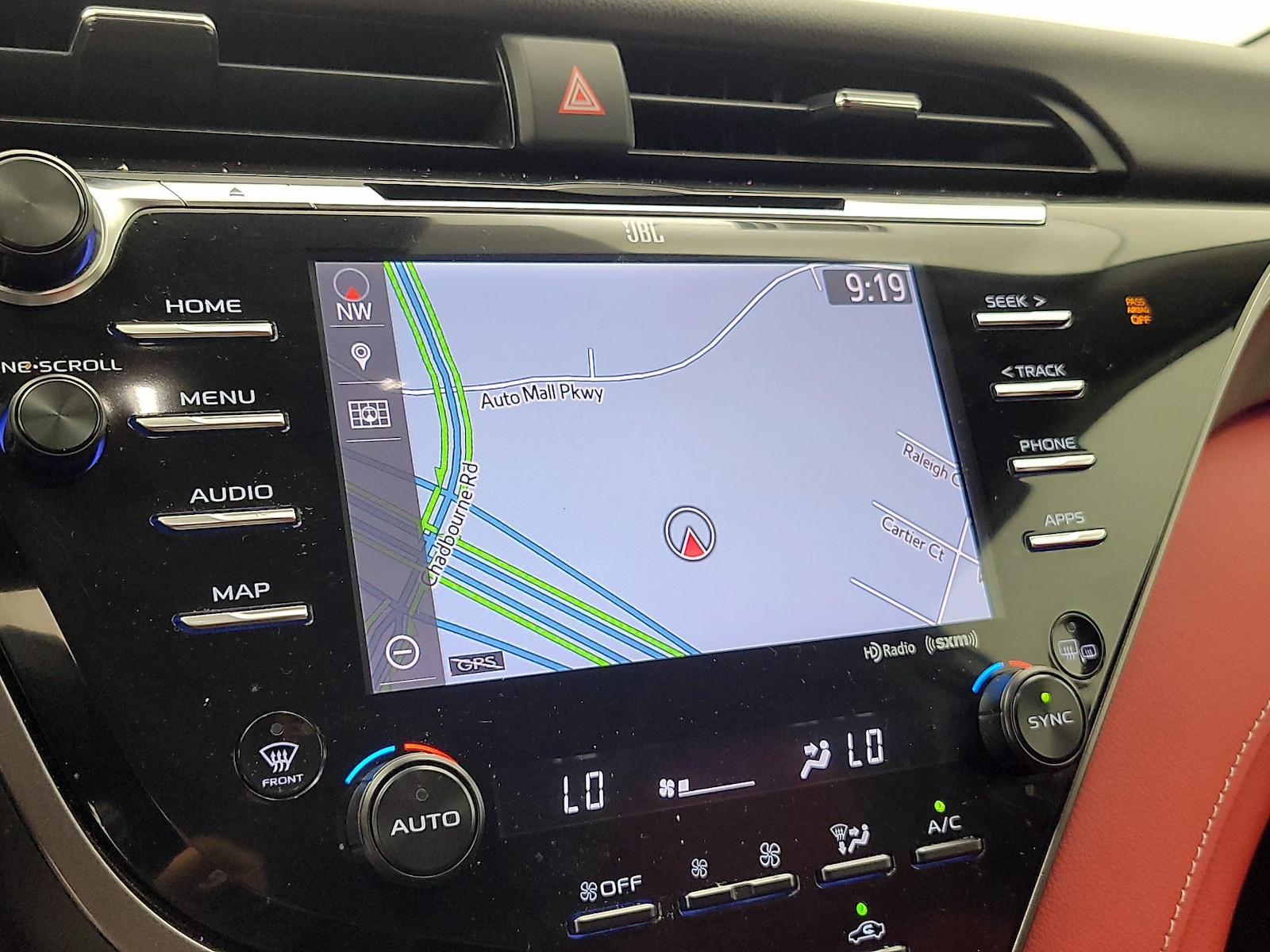 2019 Toyota Camry XSE - Photo 15