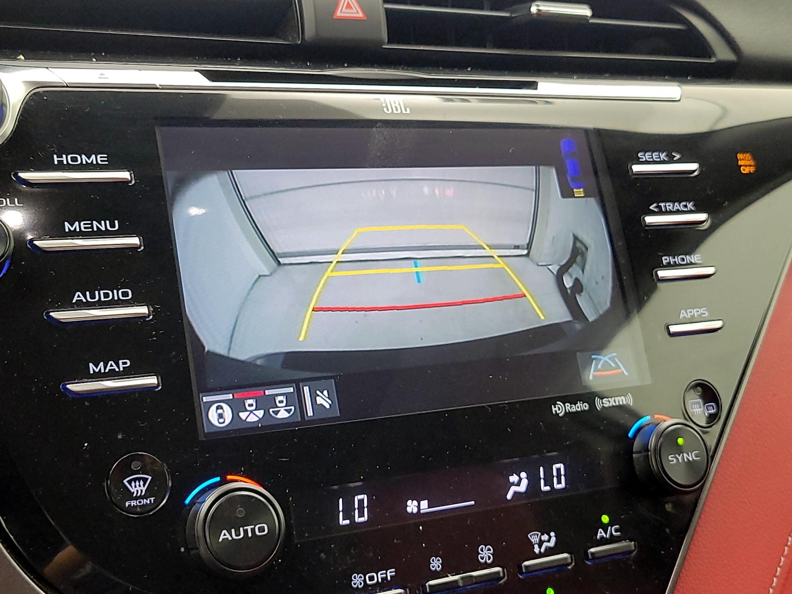 2019 Toyota Camry XSE - Photo 16