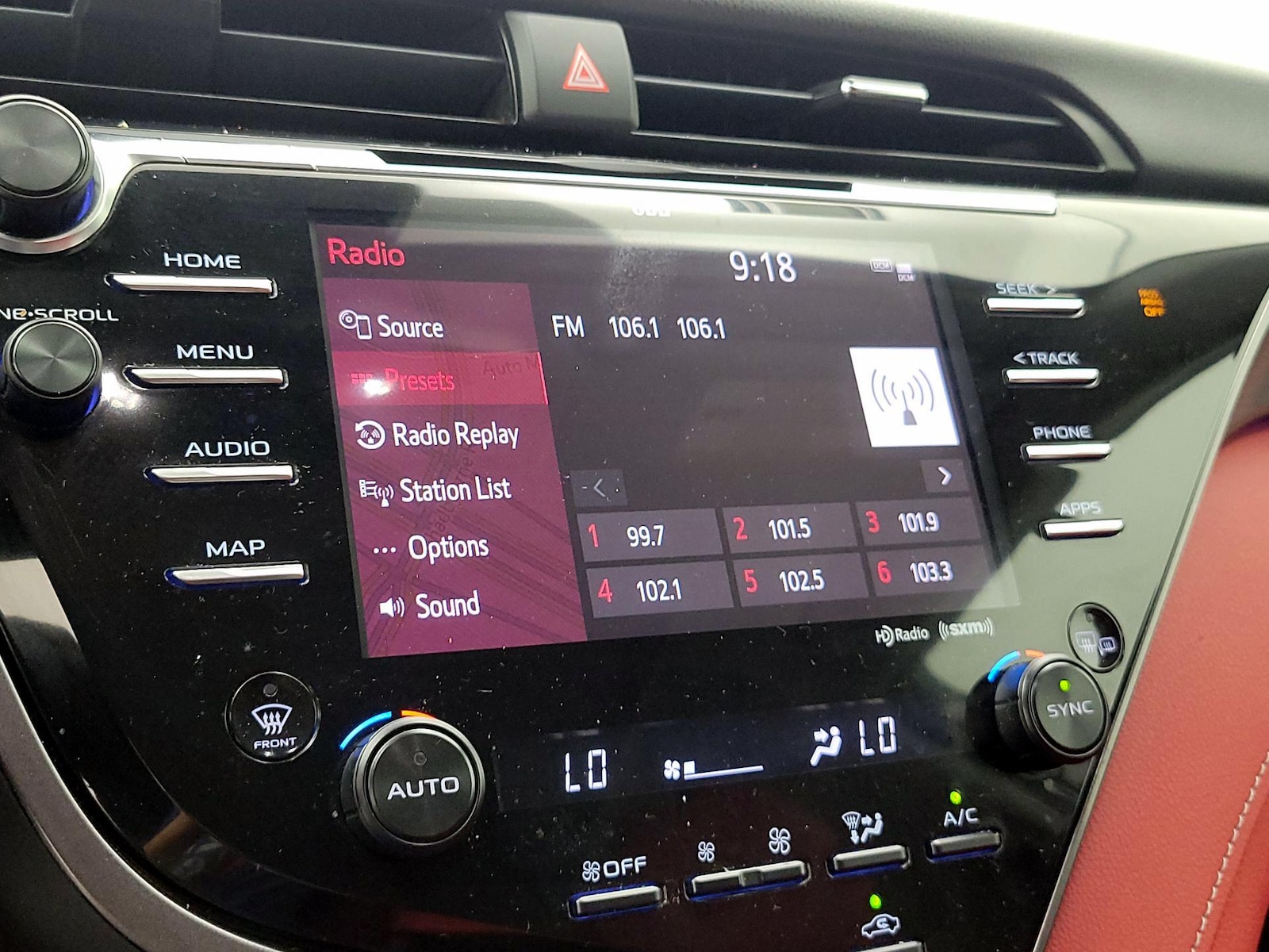 2019 Toyota Camry XSE - Photo 17