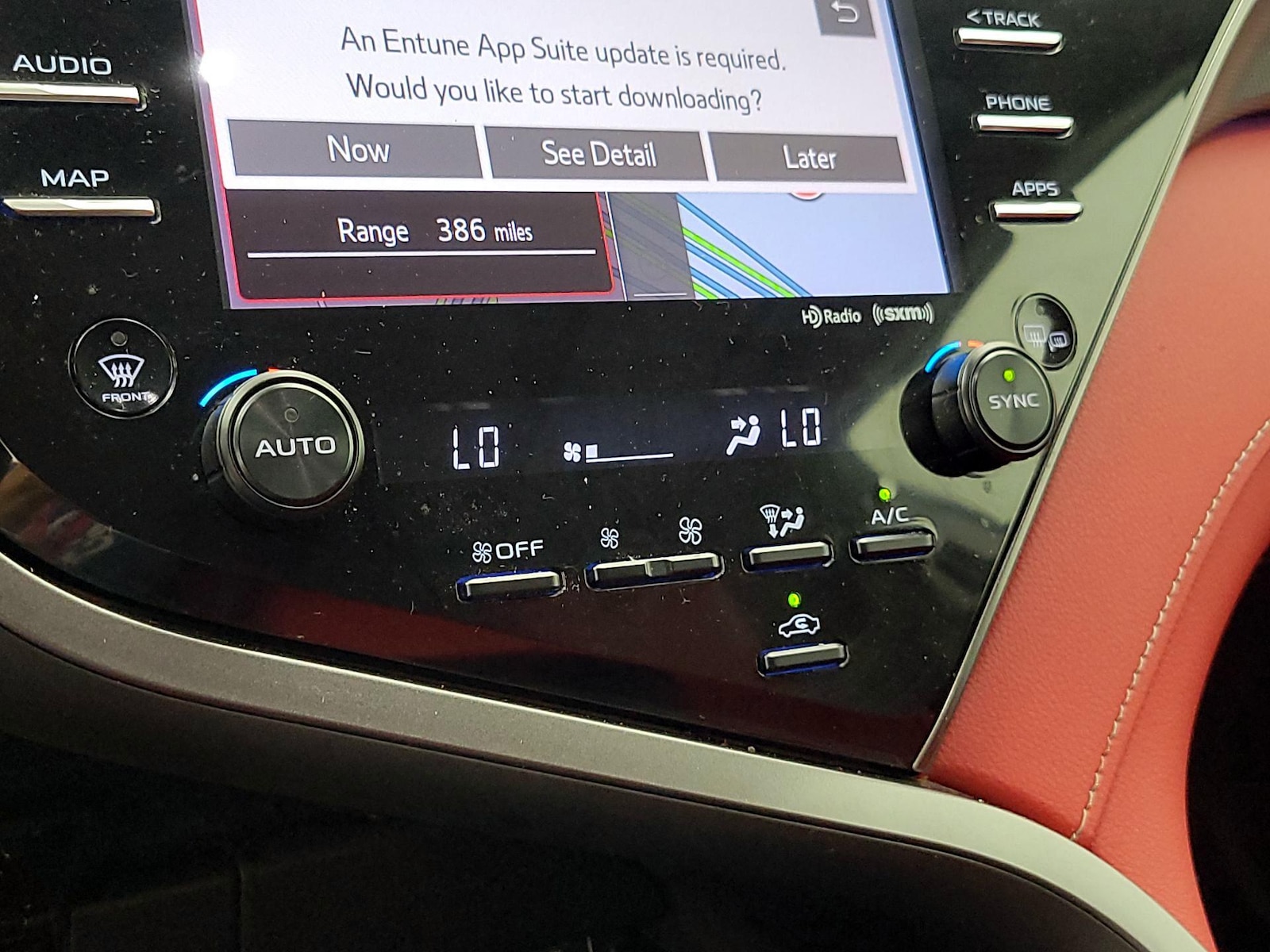 2019 Toyota Camry XSE - Photo 18