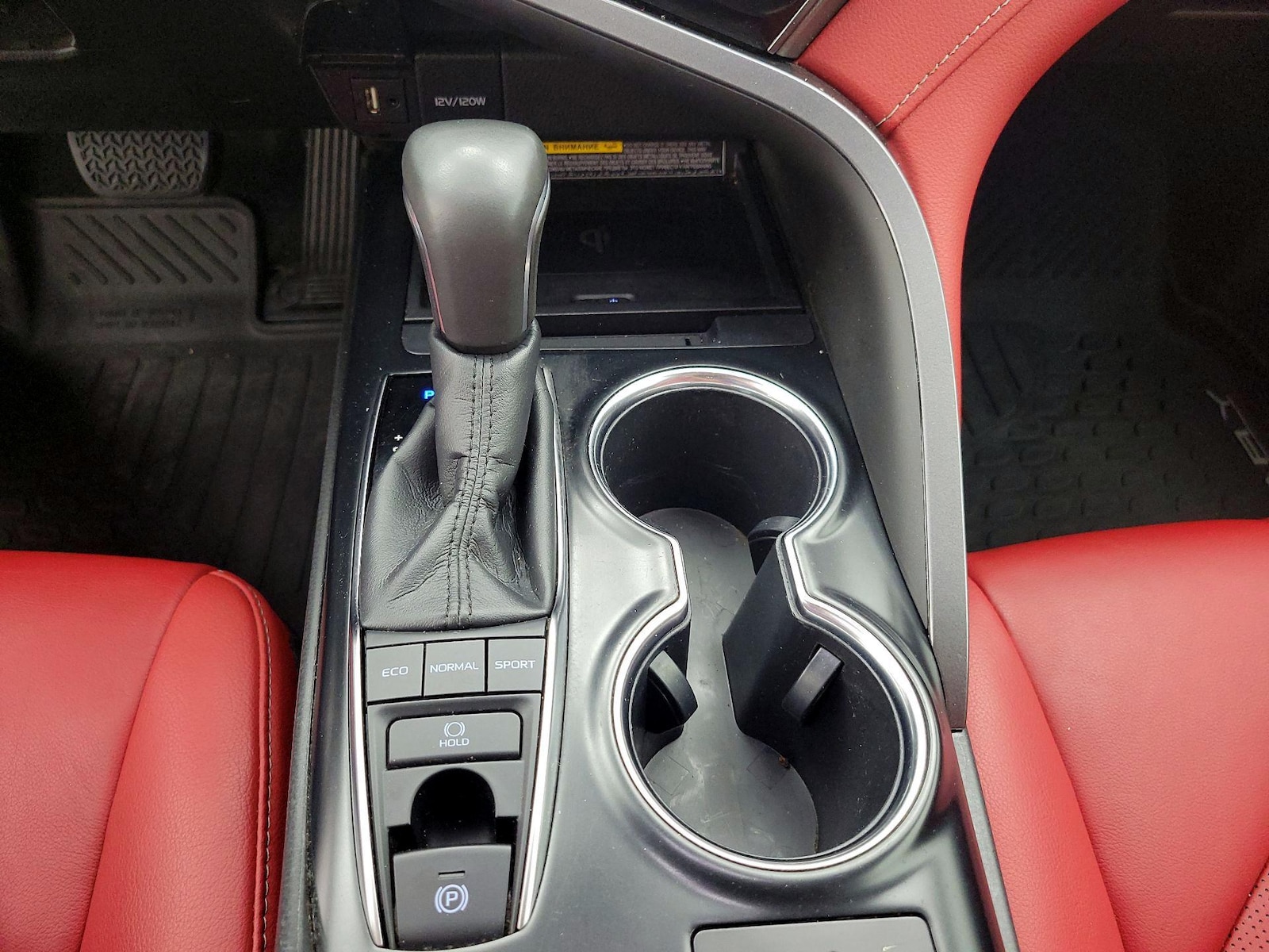 2019 Toyota Camry XSE - Photo 19