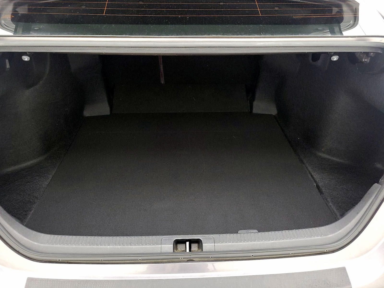 2019 Toyota Camry XSE - Photo 23