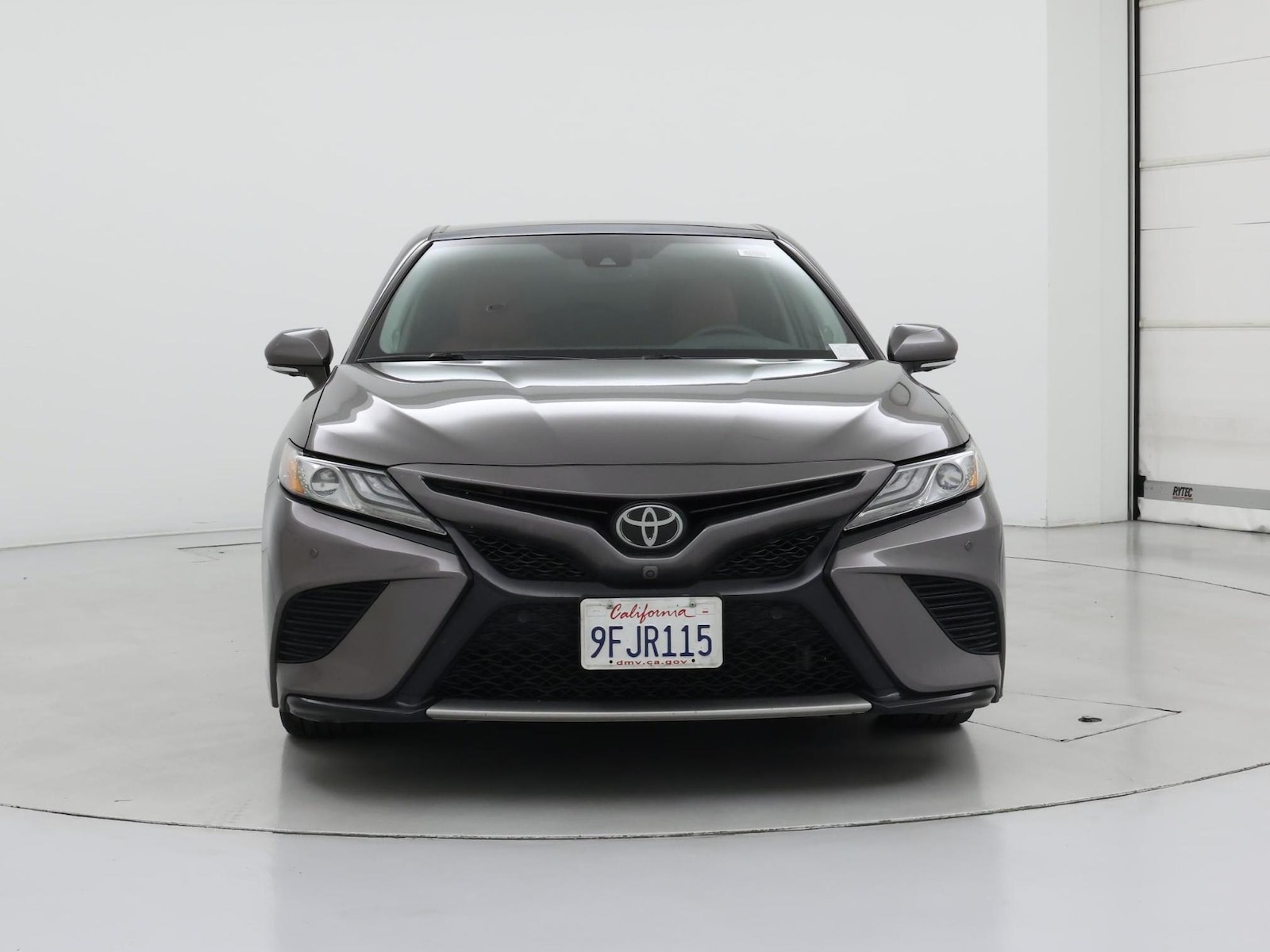2019 Toyota Camry XSE - Photo 6