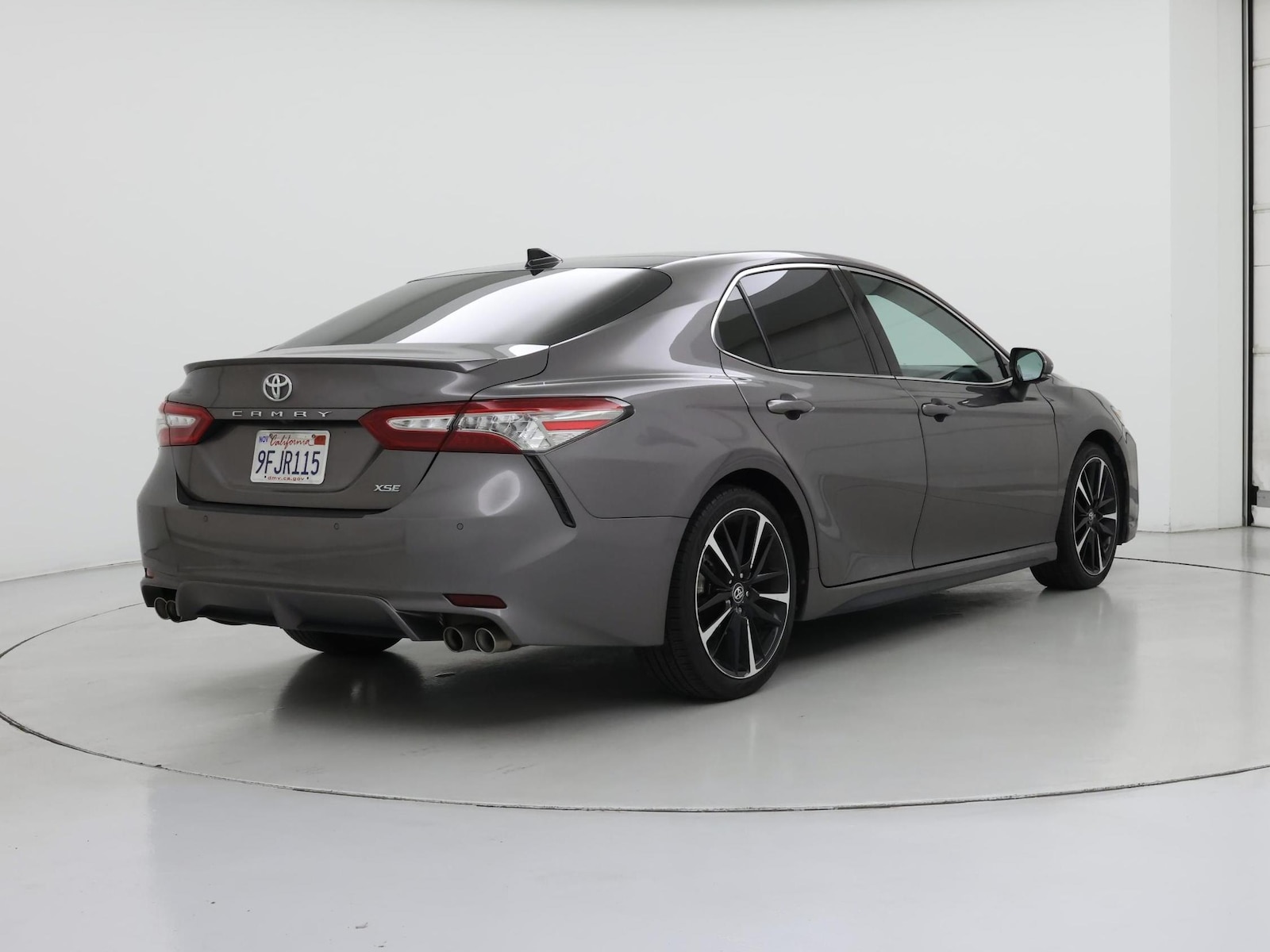 2019 Toyota Camry XSE - Photo 9
