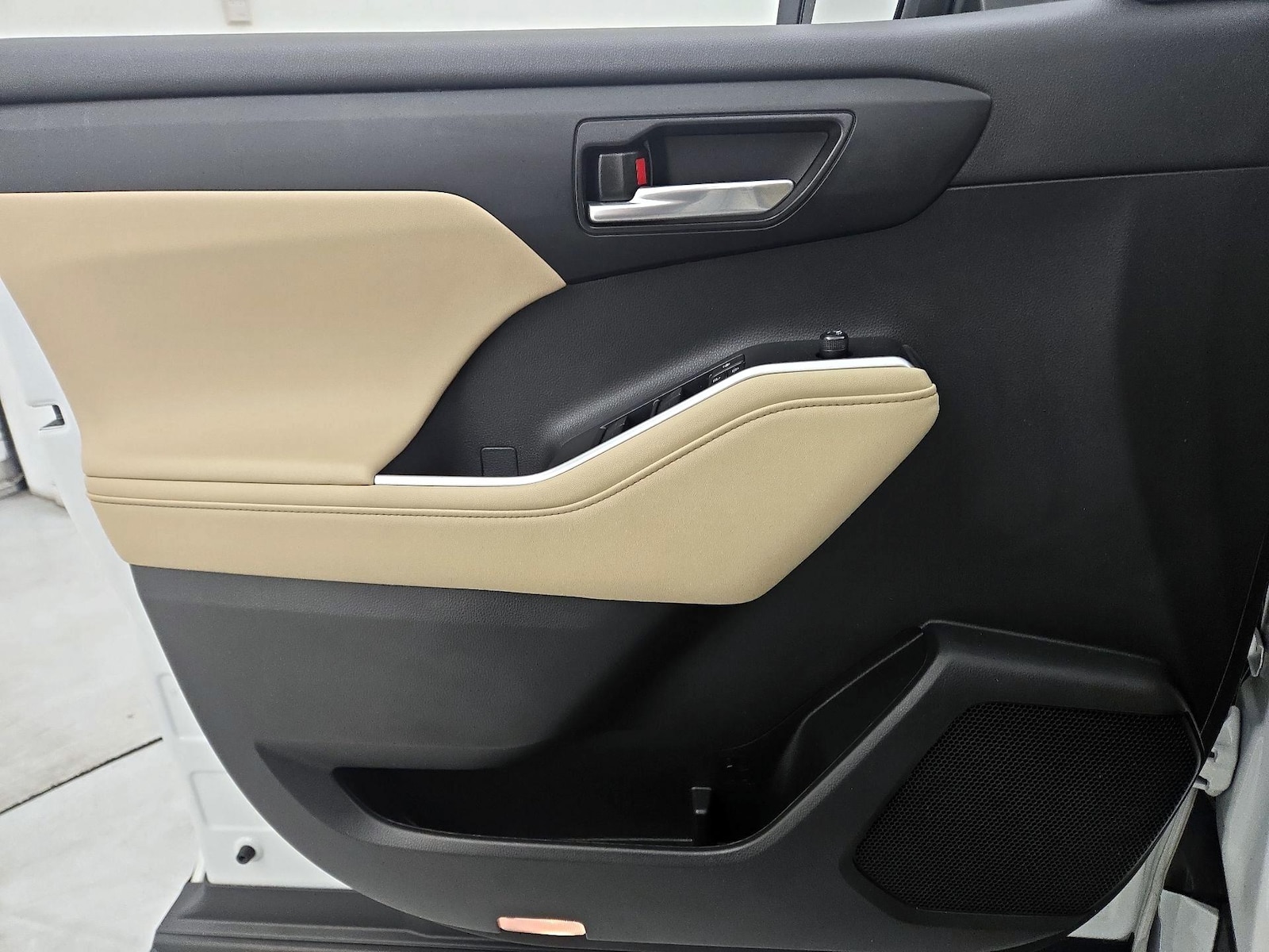 2023 Toyota Highlander XLE - Photo 13