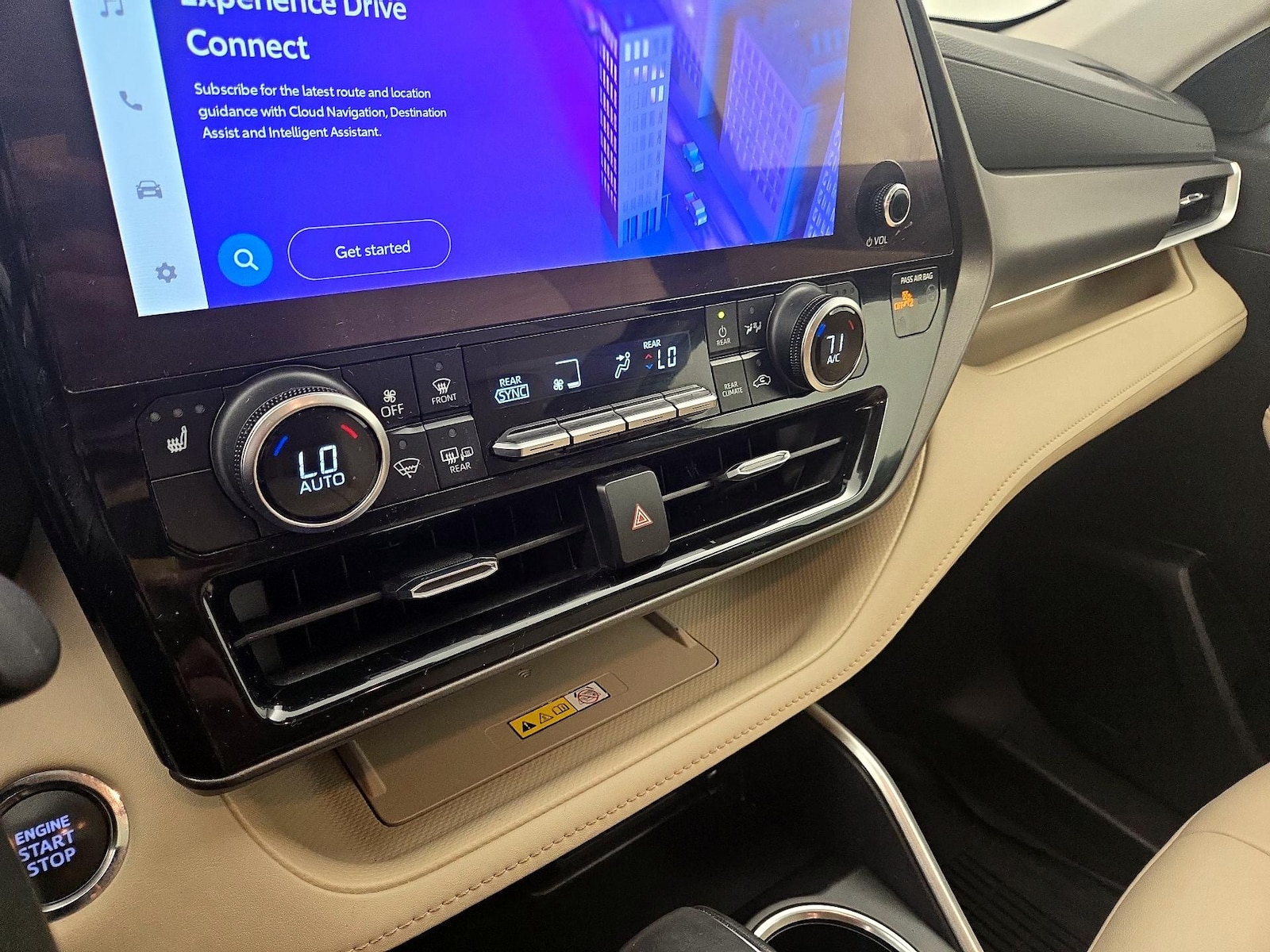 2023 Toyota Highlander XLE - Photo 16