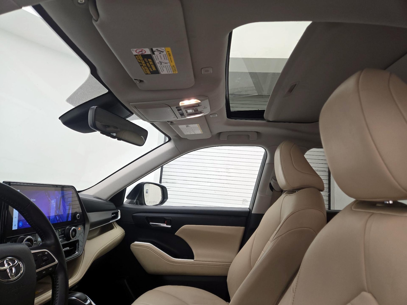 2023 Toyota Highlander XLE - Photo 19